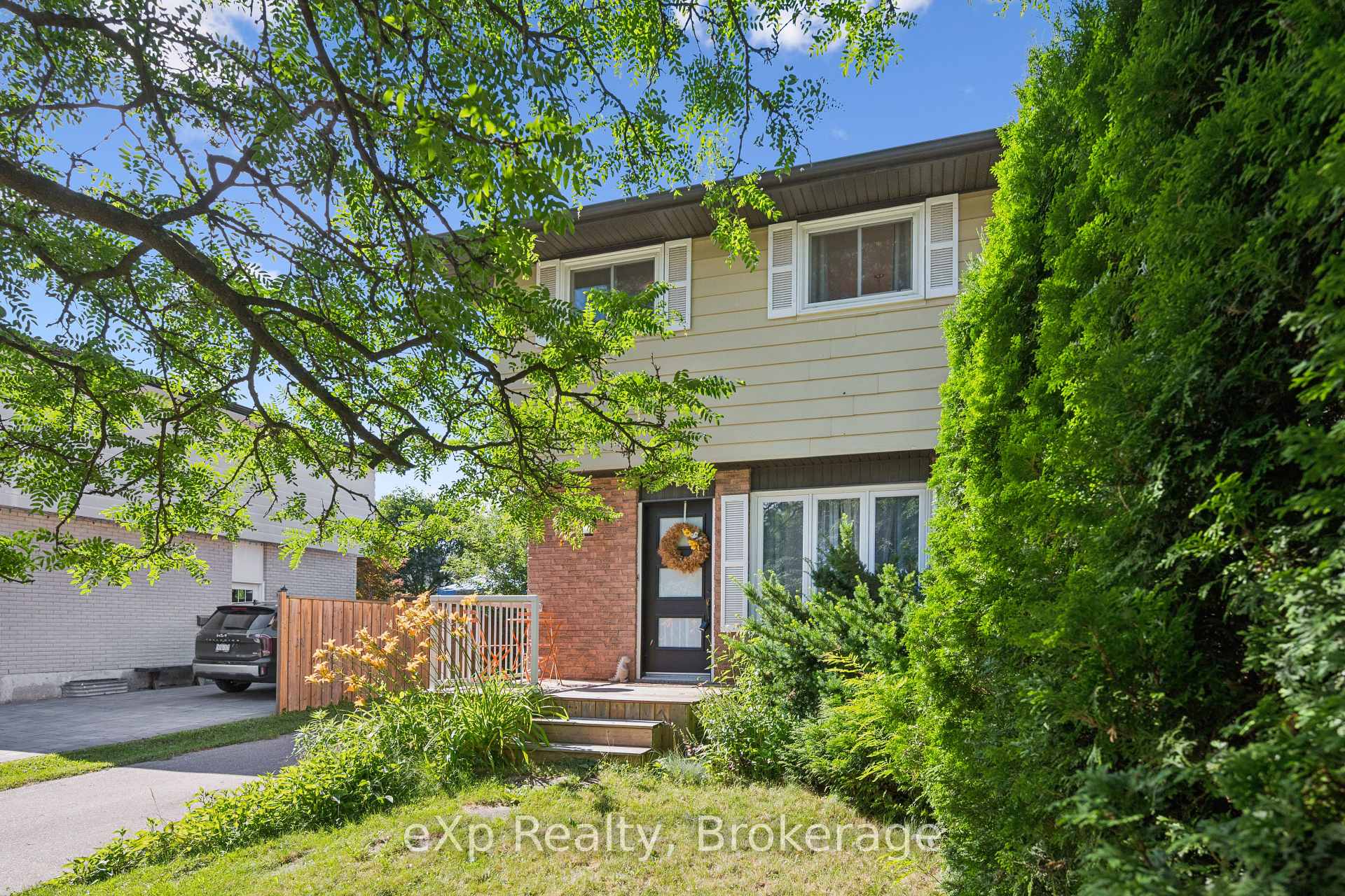 Photo 4 of 56 Bretz Avenue, Cambridge, Silver Heights — HOMEH
