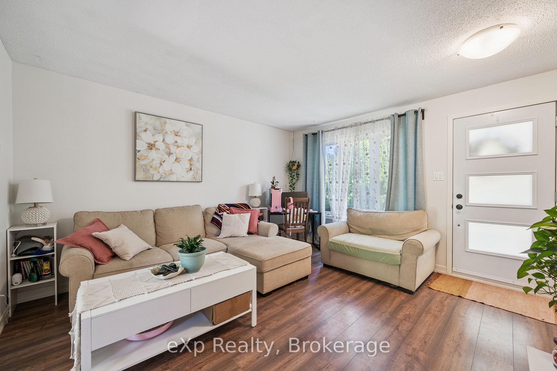 Photo 8 of 56 Bretz Avenue, Cambridge, Silver Heights — HOMEH