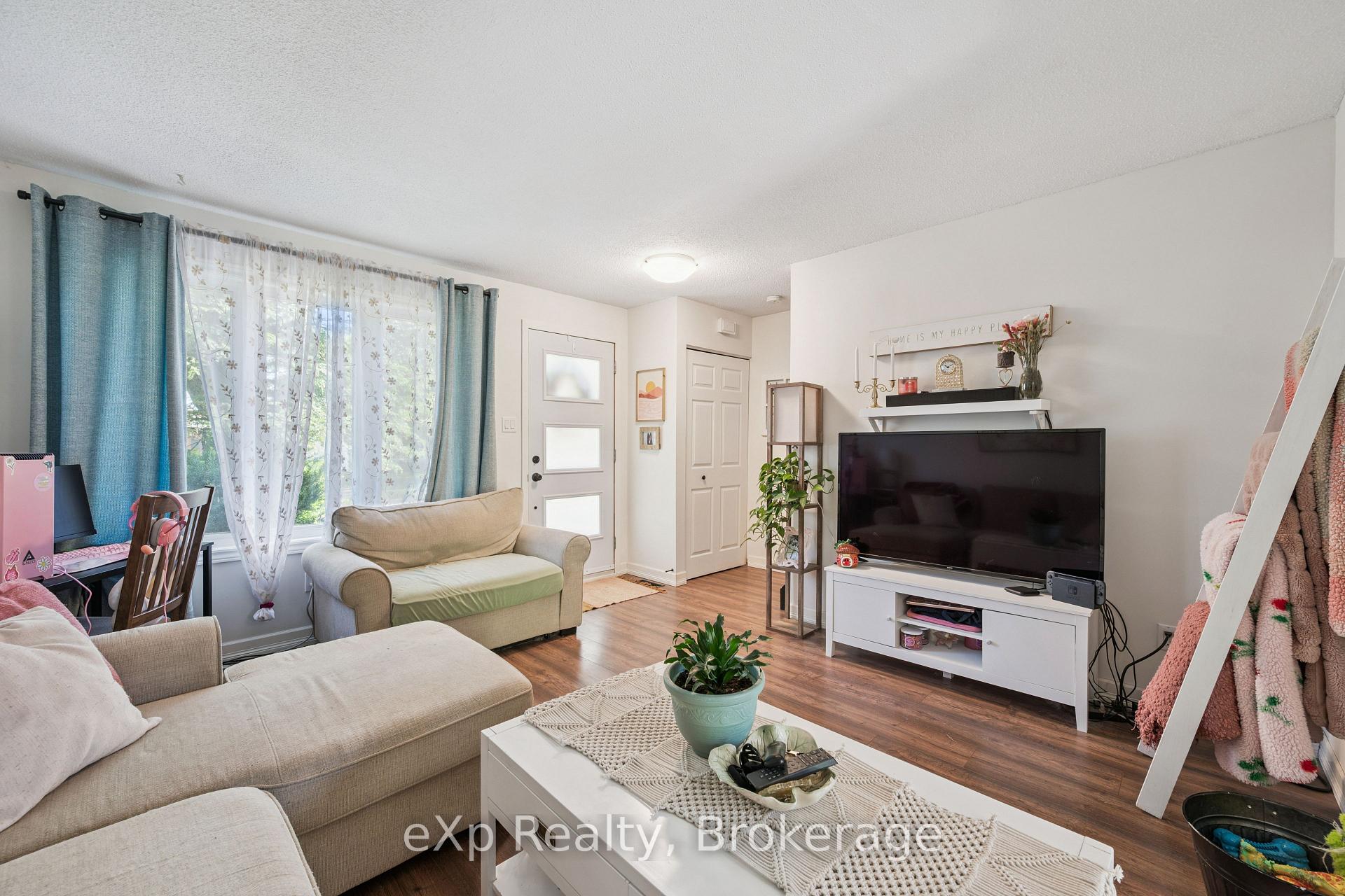 Photo 9 of 56 Bretz Avenue, Cambridge, Silver Heights — HOMEH