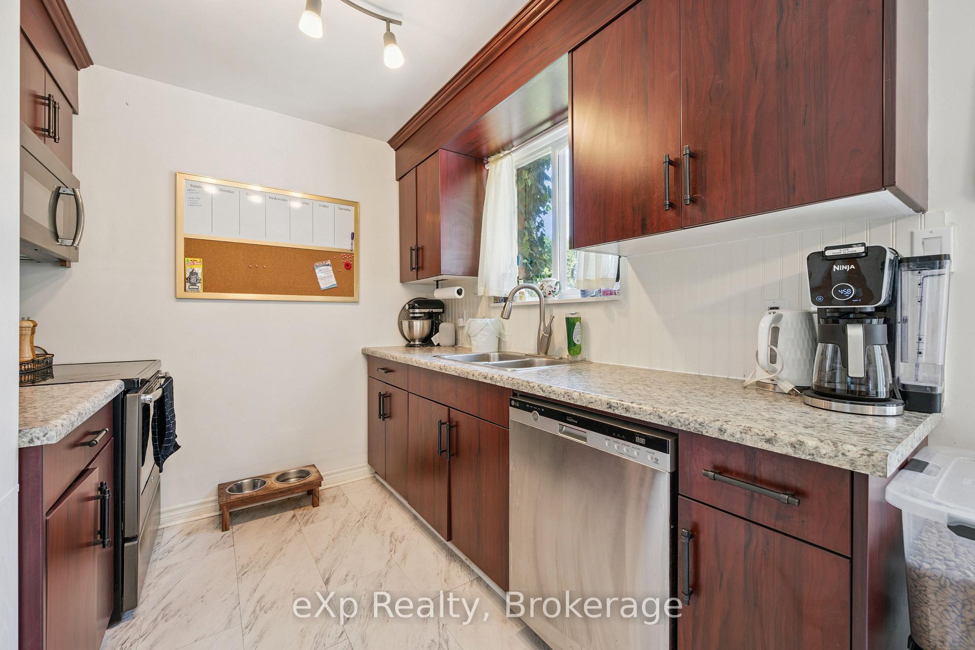 Photo 10 of 56 Bretz Avenue, Cambridge, Silver Heights — HOMEH