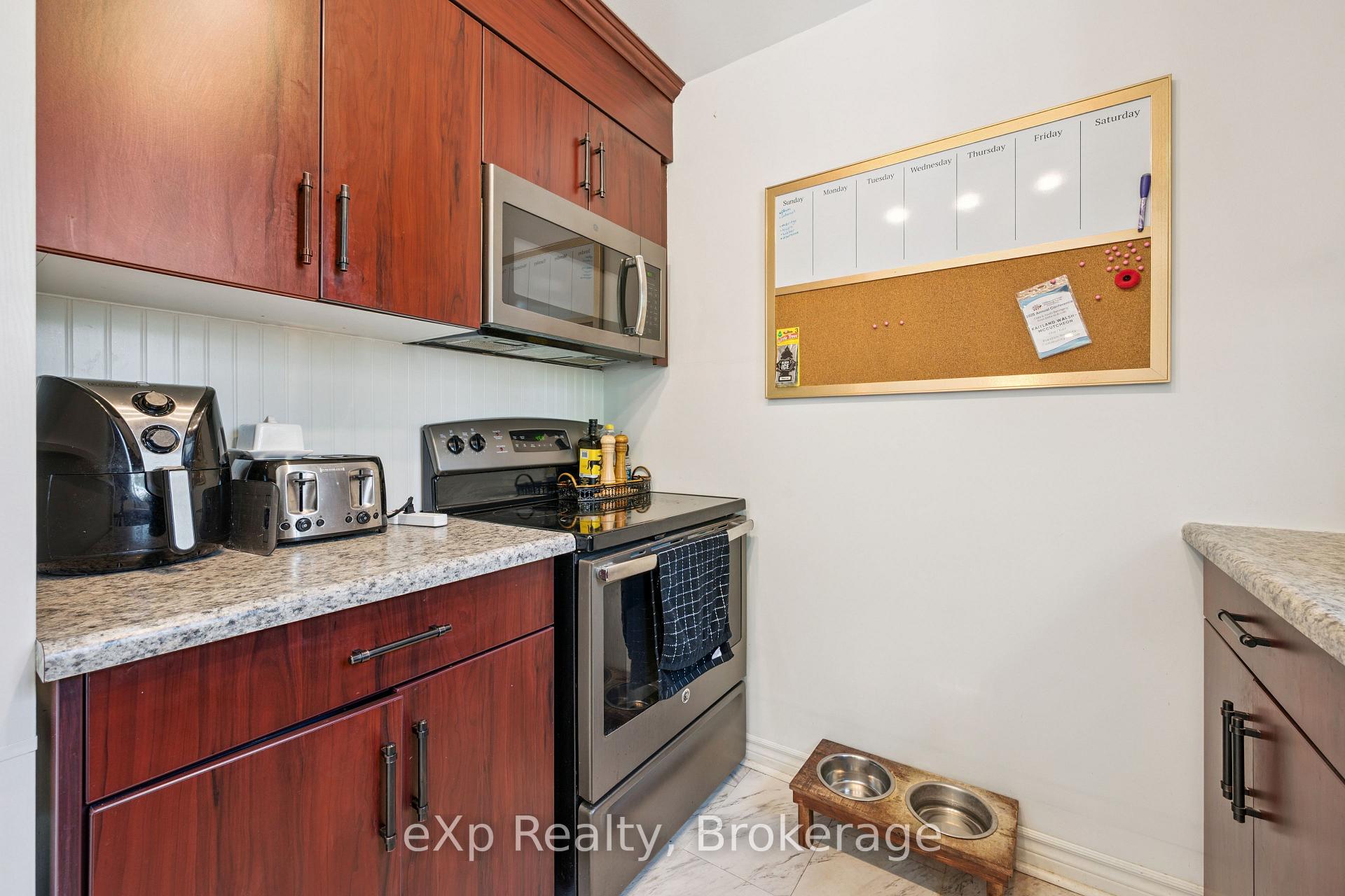 Photo 11 of 56 Bretz Avenue, Cambridge, Silver Heights — HOMEH