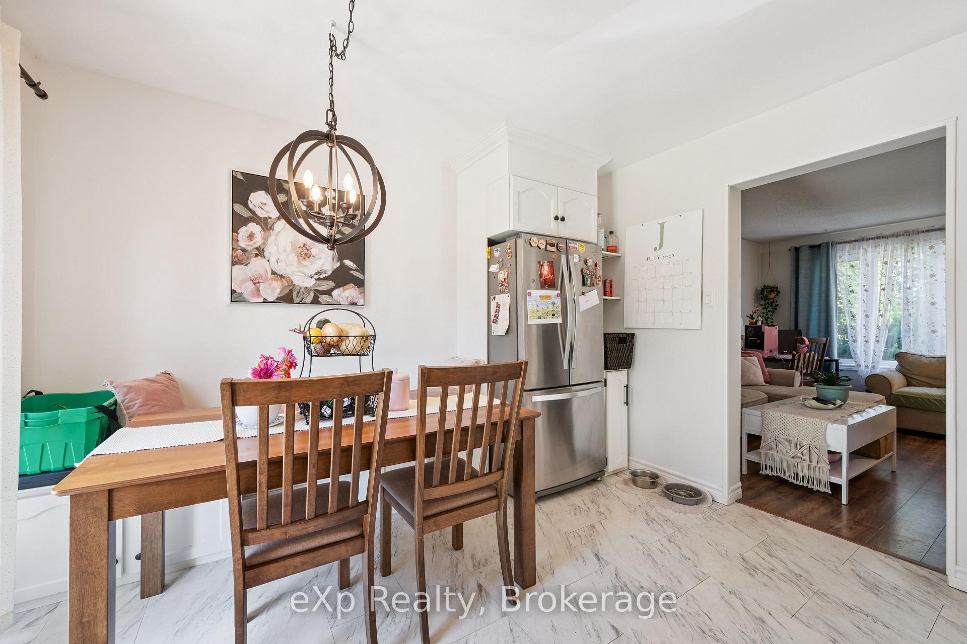 Photo 14 of 56 Bretz Avenue, Cambridge, Silver Heights — HOMEH