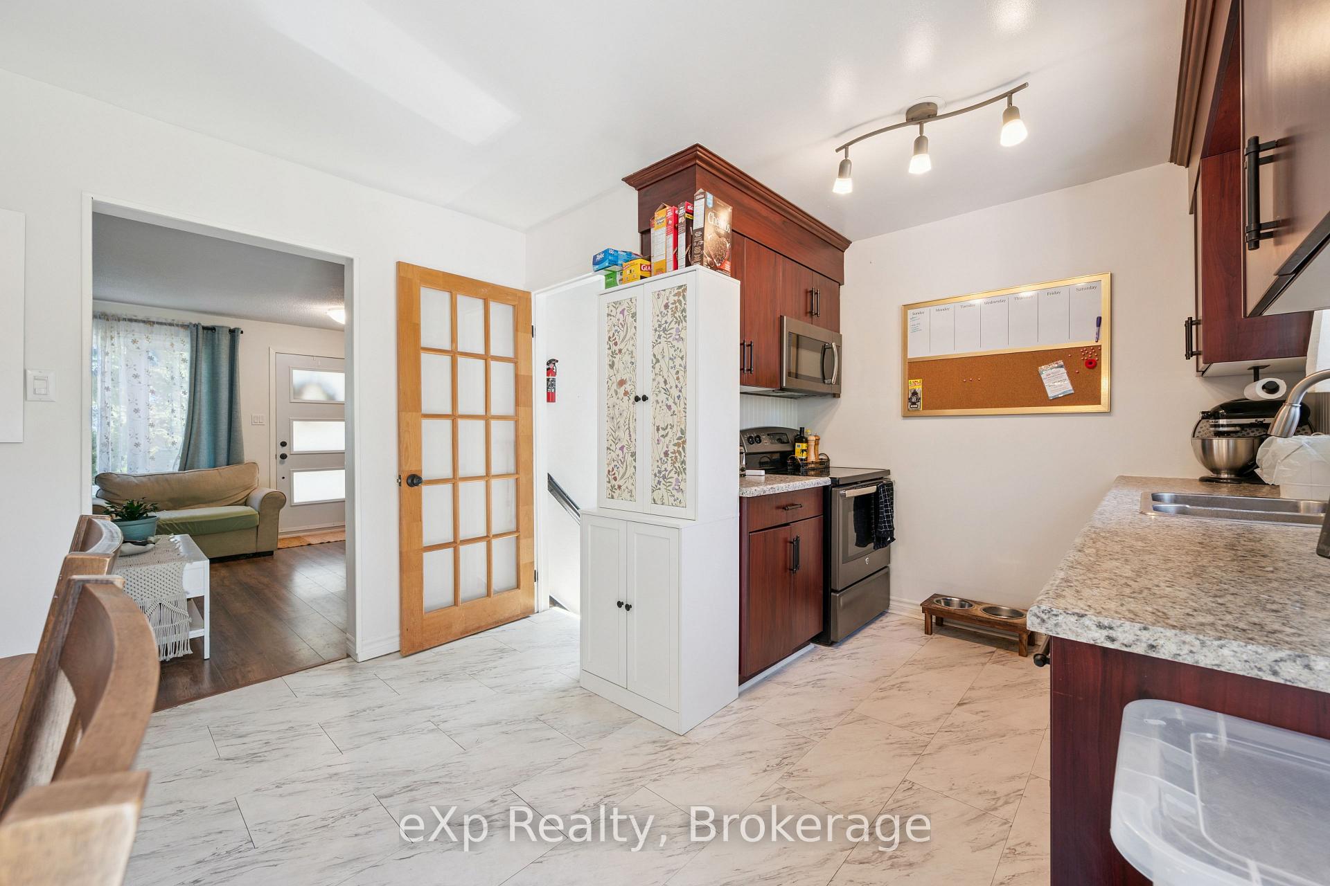 Photo 15 of 56 Bretz Avenue, Cambridge, Silver Heights — HOMEH