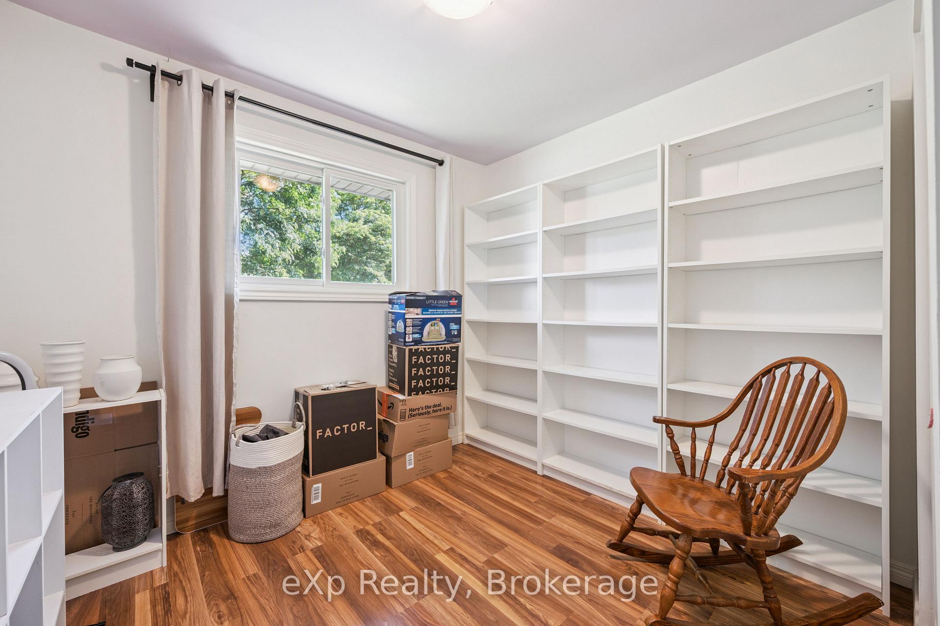Photo 17 of 56 Bretz Avenue, Cambridge, Silver Heights — HOMEH