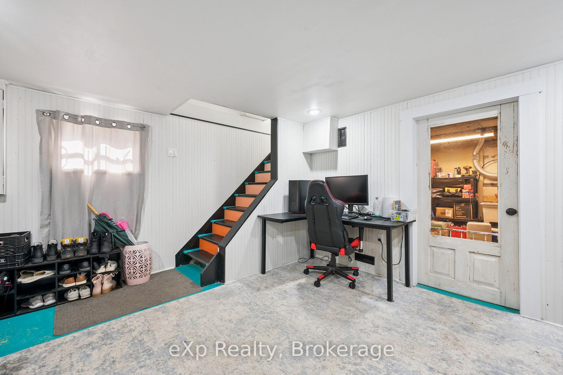 Photo 25 of 56 Bretz Avenue, Cambridge, Silver Heights — HOMEH