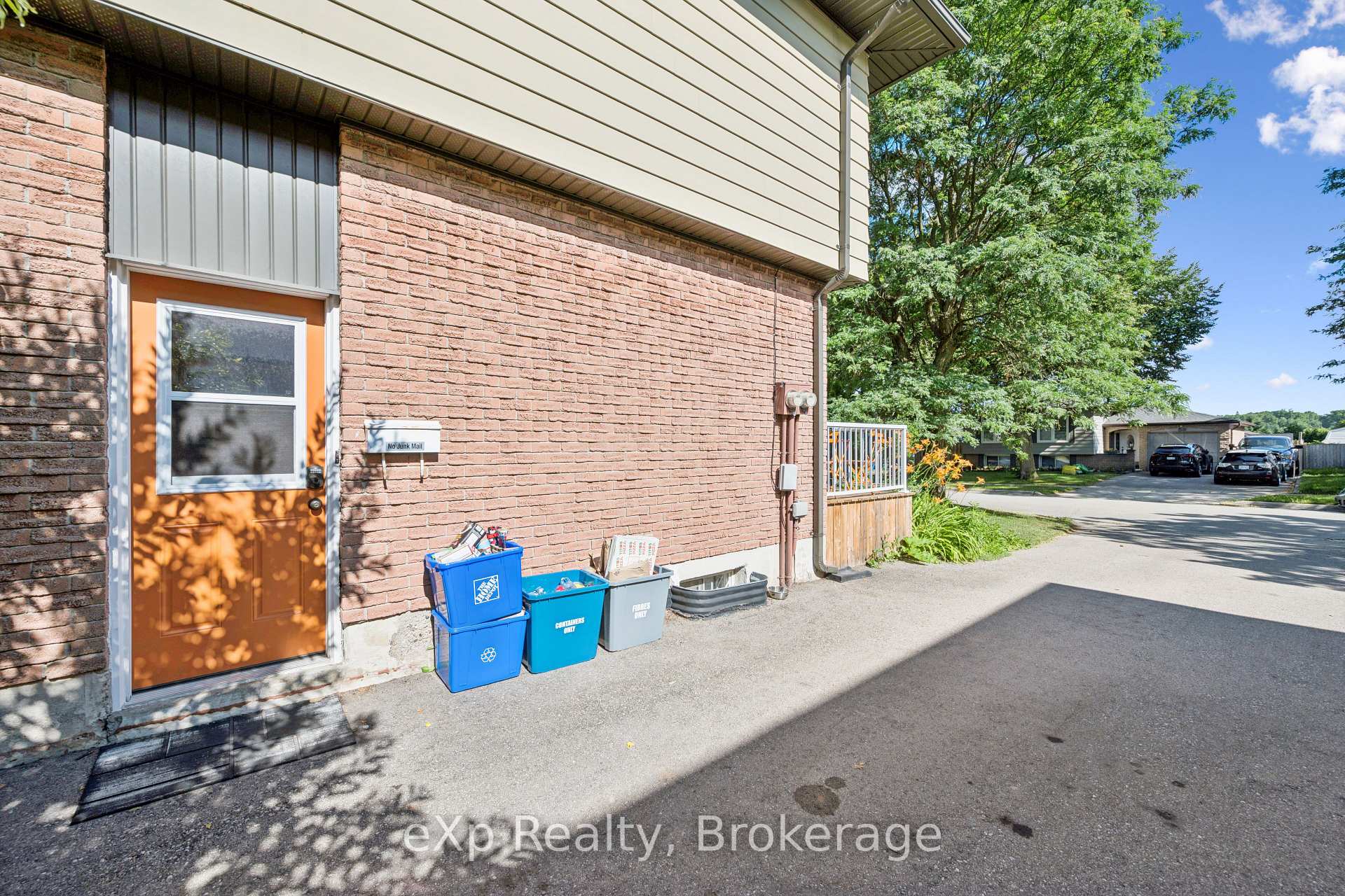 Photo 29 of 56 Bretz Avenue, Cambridge, Silver Heights — HOMEH