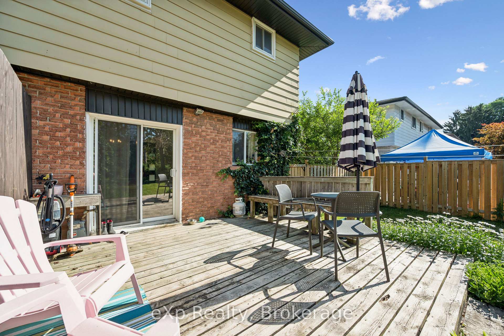 Photo 30 of 56 Bretz Avenue, Cambridge, Silver Heights — HOMEH