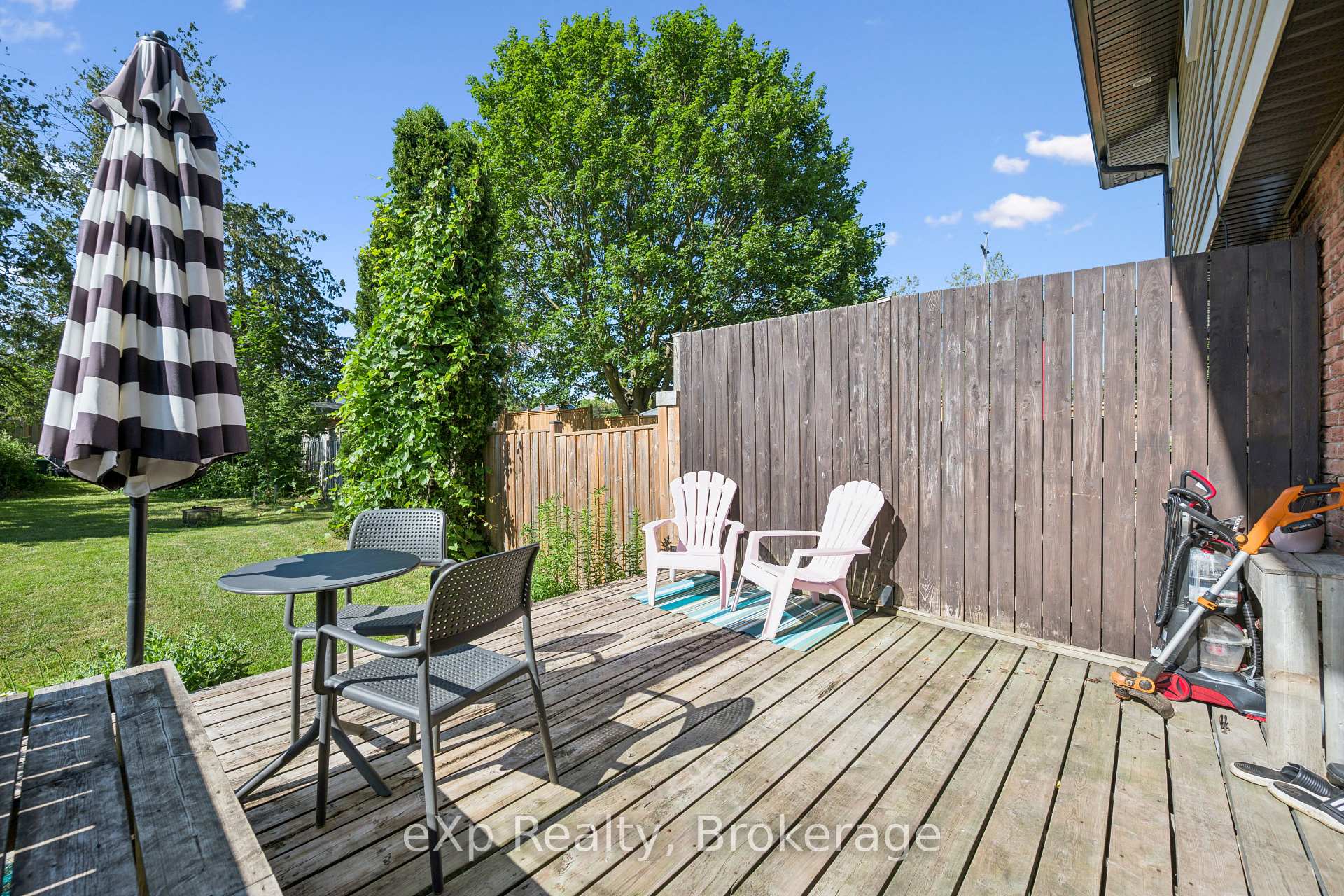 Photo 32 of 56 Bretz Avenue, Cambridge, Silver Heights — HOMEH