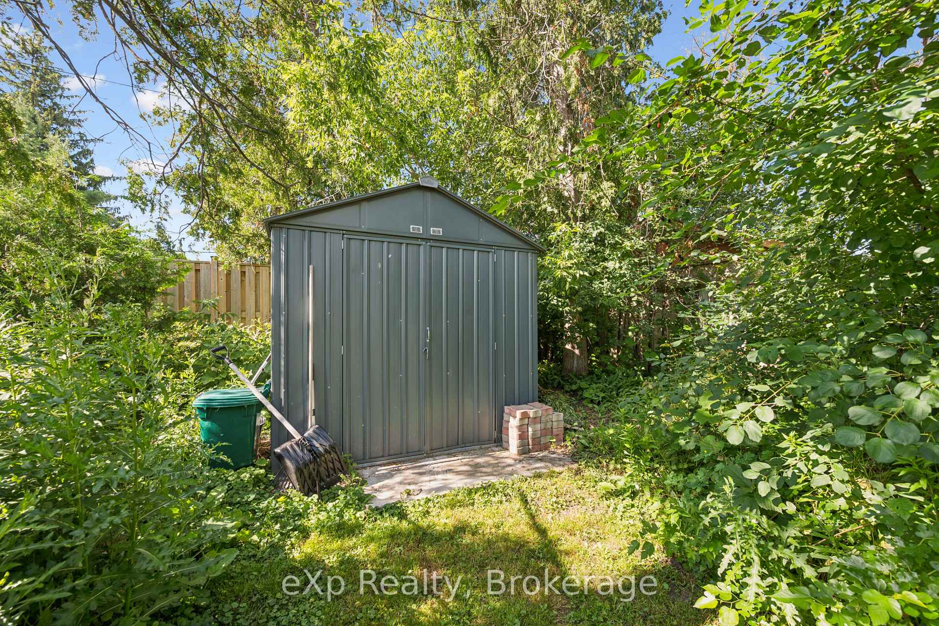 Photo 37 of 56 Bretz Avenue, Cambridge, Silver Heights — HOMEH