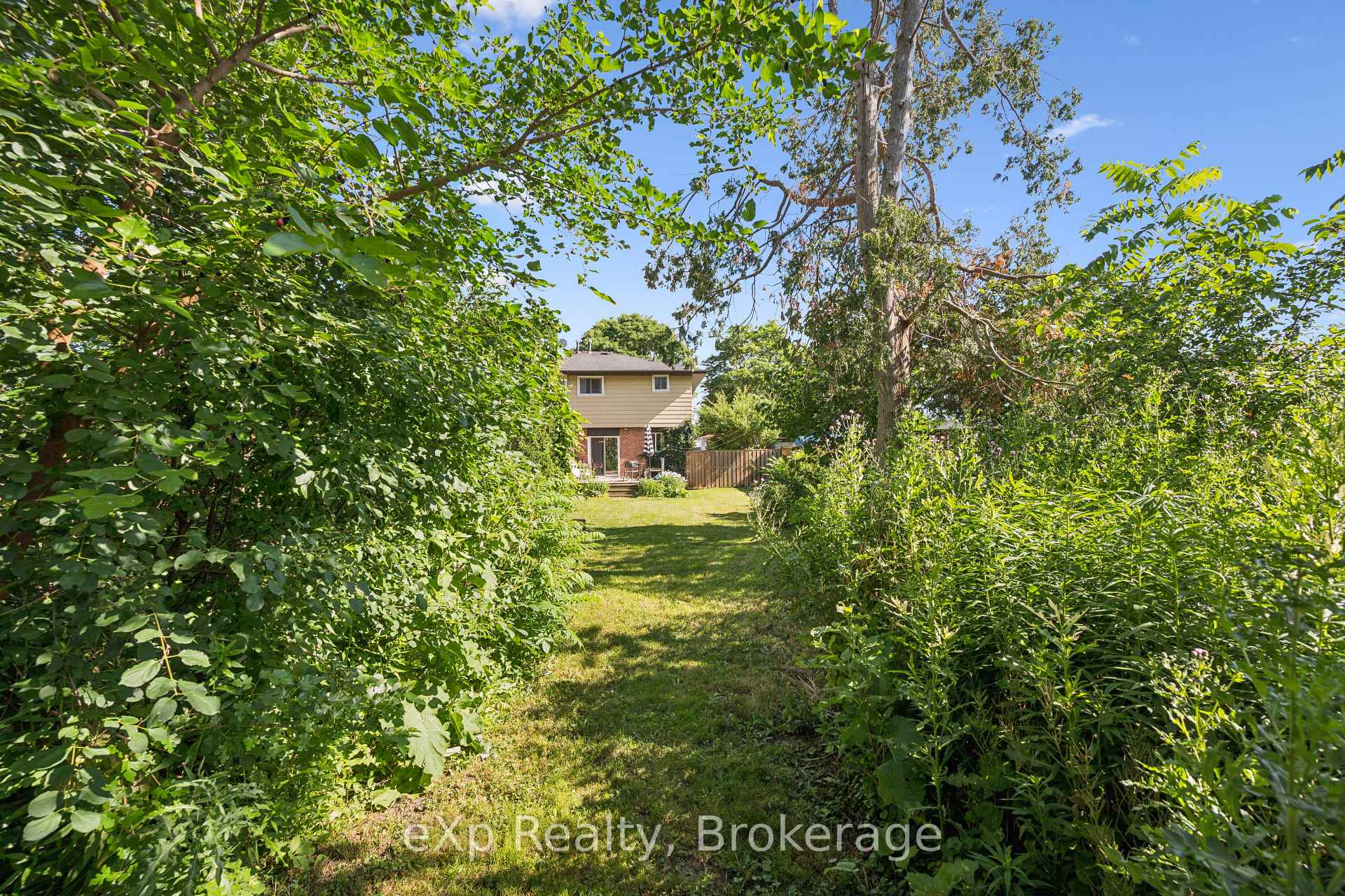 Photo 38 of 56 Bretz Avenue, Cambridge, Silver Heights — HOMEH