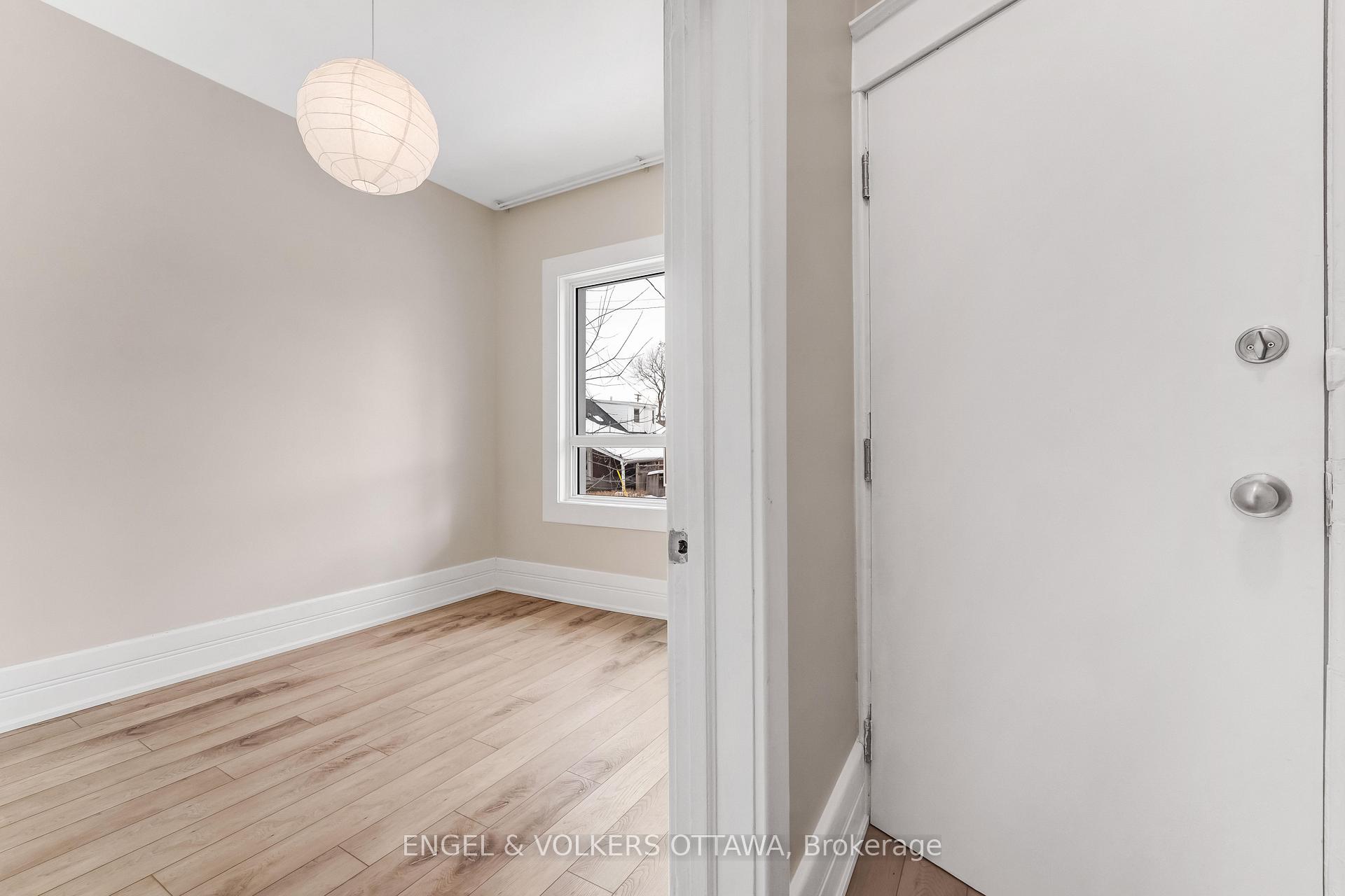 Photo 3 of Unit 2, 170 Ivy Crescent, Ottawa, Lindenlea — HOMEH