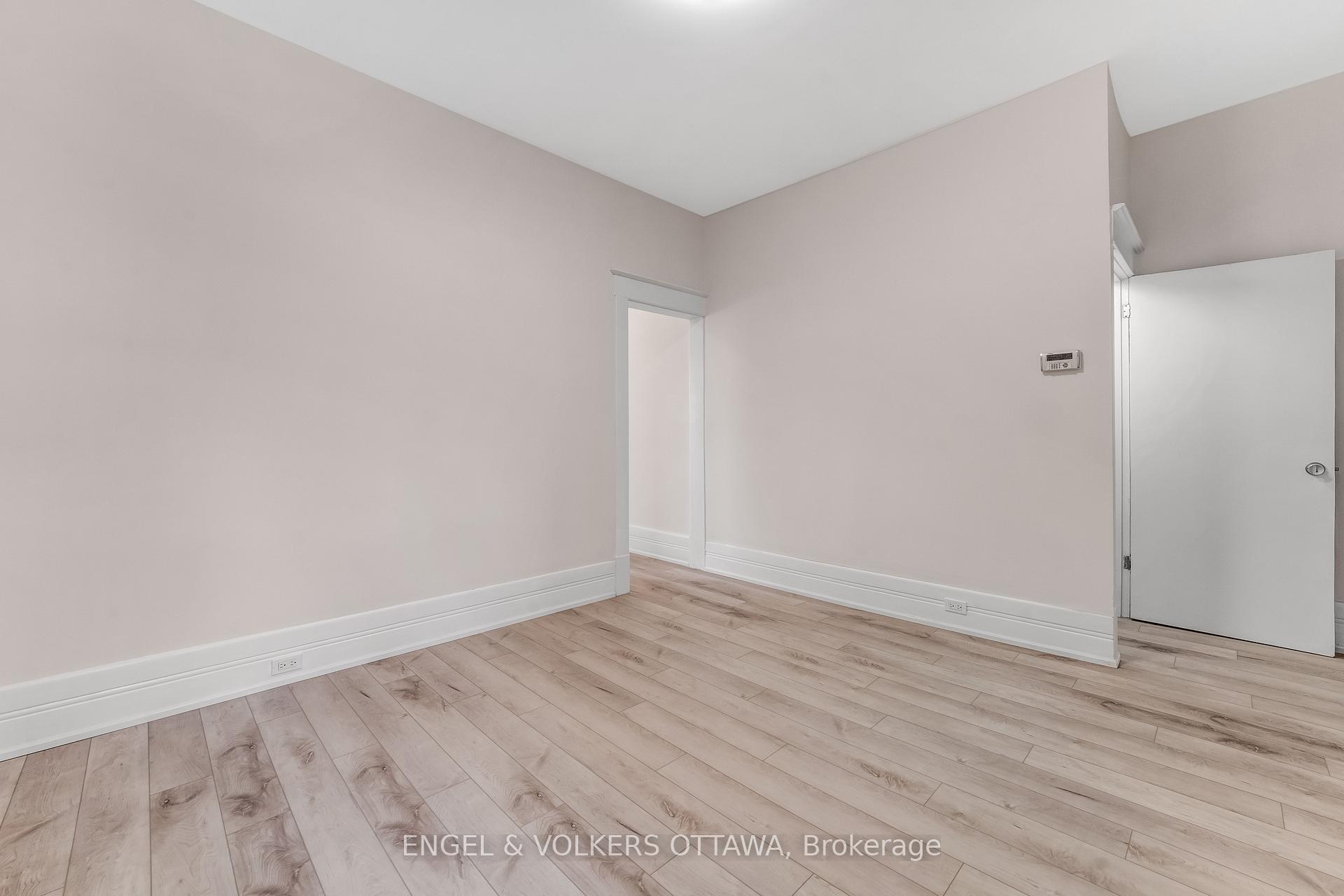 Photo 8 of Unit 2, 170 Ivy Crescent, Ottawa, Lindenlea — HOMEH