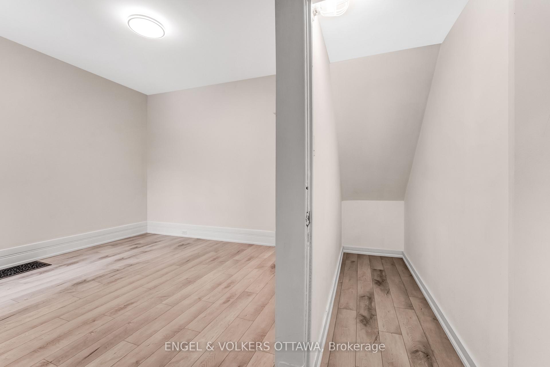Photo 10 of Unit 2, 170 Ivy Crescent, Ottawa, Lindenlea — HOMEH
