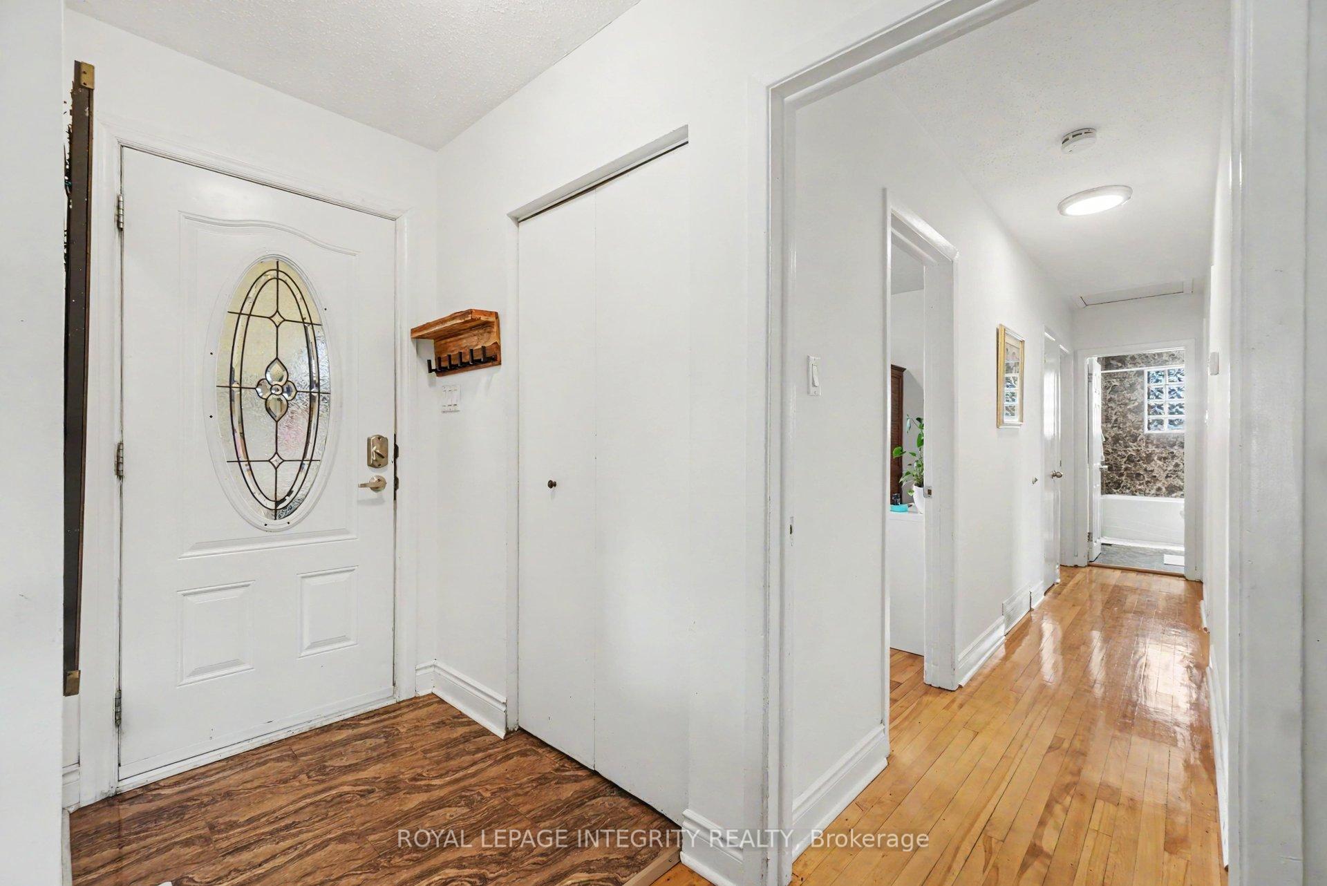Photo 5 of 2450 Magnus Avenue, Ottawa, Hawthorne Meadows — HOMEH