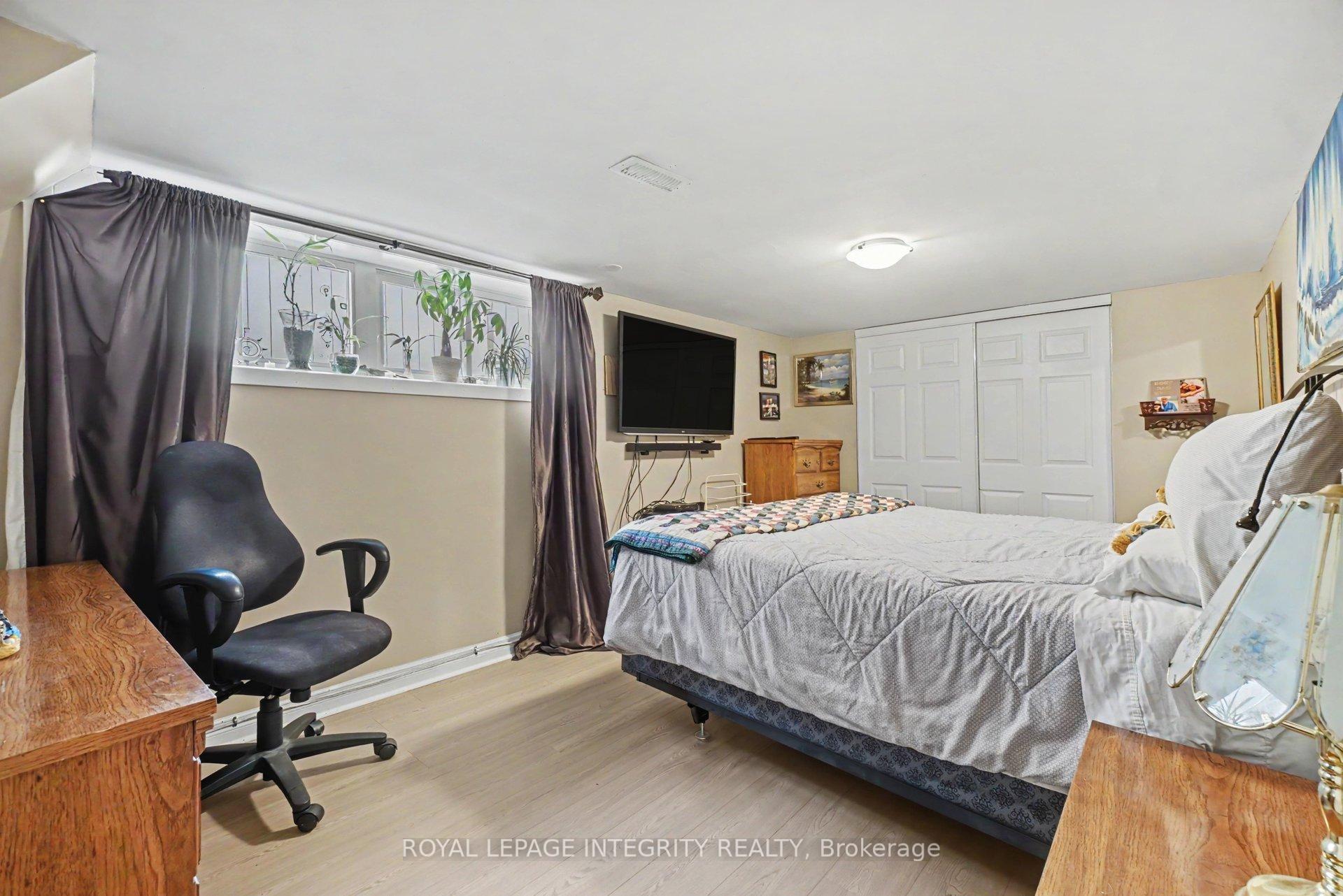 Photo 8 of 2450 Magnus Avenue, Ottawa, Hawthorne Meadows — HOMEH