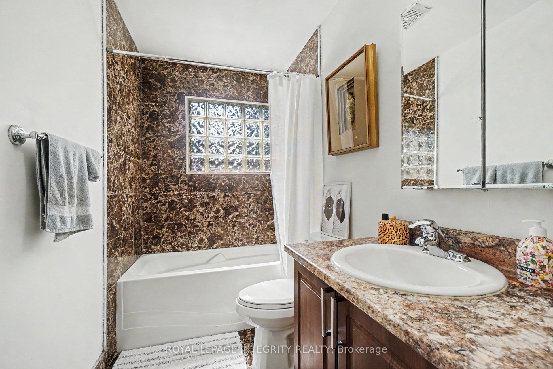 Photo 10 of 2450 Magnus Avenue, Ottawa, Hawthorne Meadows — HOMEH