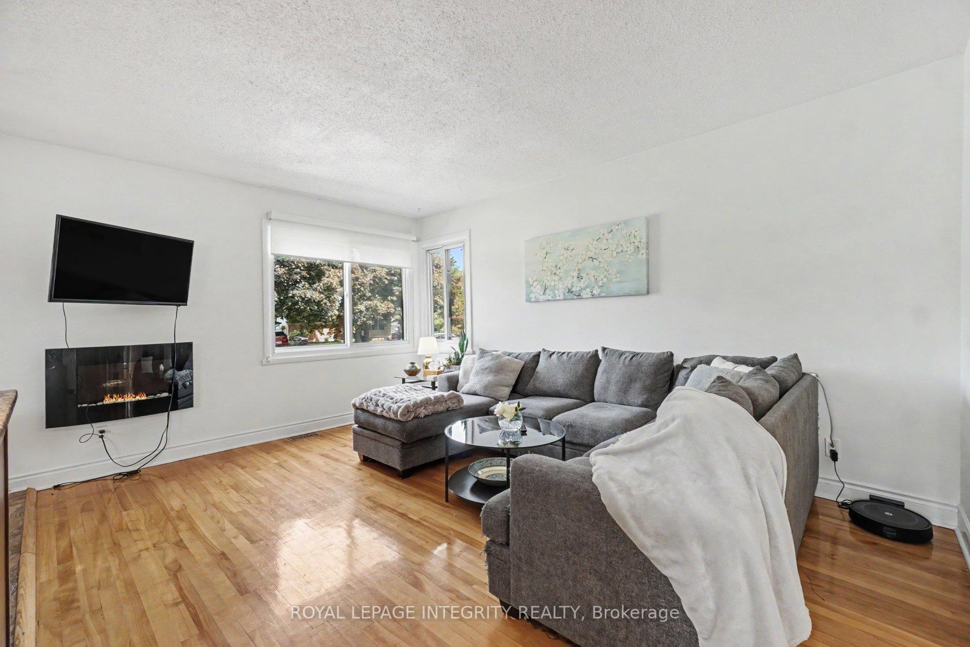 Photo 17 of 2450 Magnus Avenue, Ottawa, Hawthorne Meadows — HOMEH