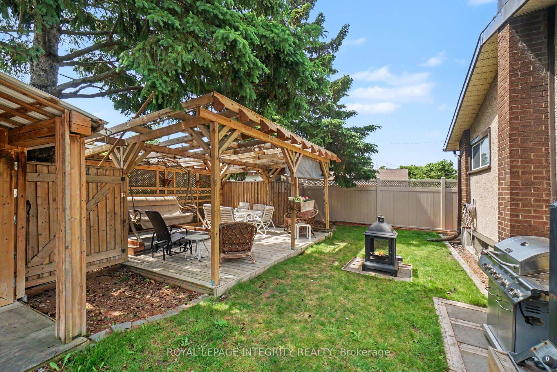 Photo 20 of 2450 Magnus Avenue, Ottawa, Hawthorne Meadows — HOMEH