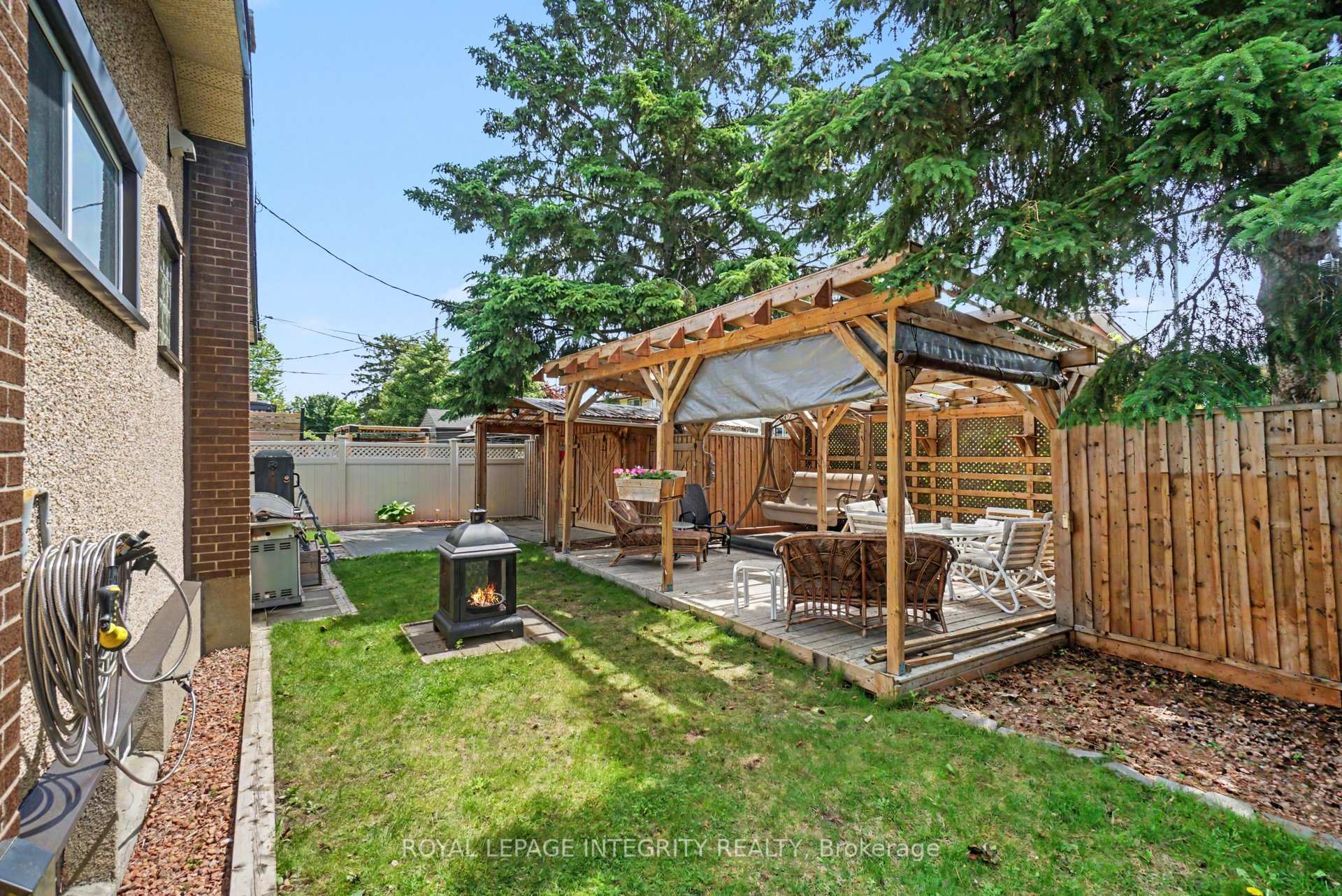 Photo 21 of 2450 Magnus Avenue, Ottawa, Hawthorne Meadows — HOMEH
