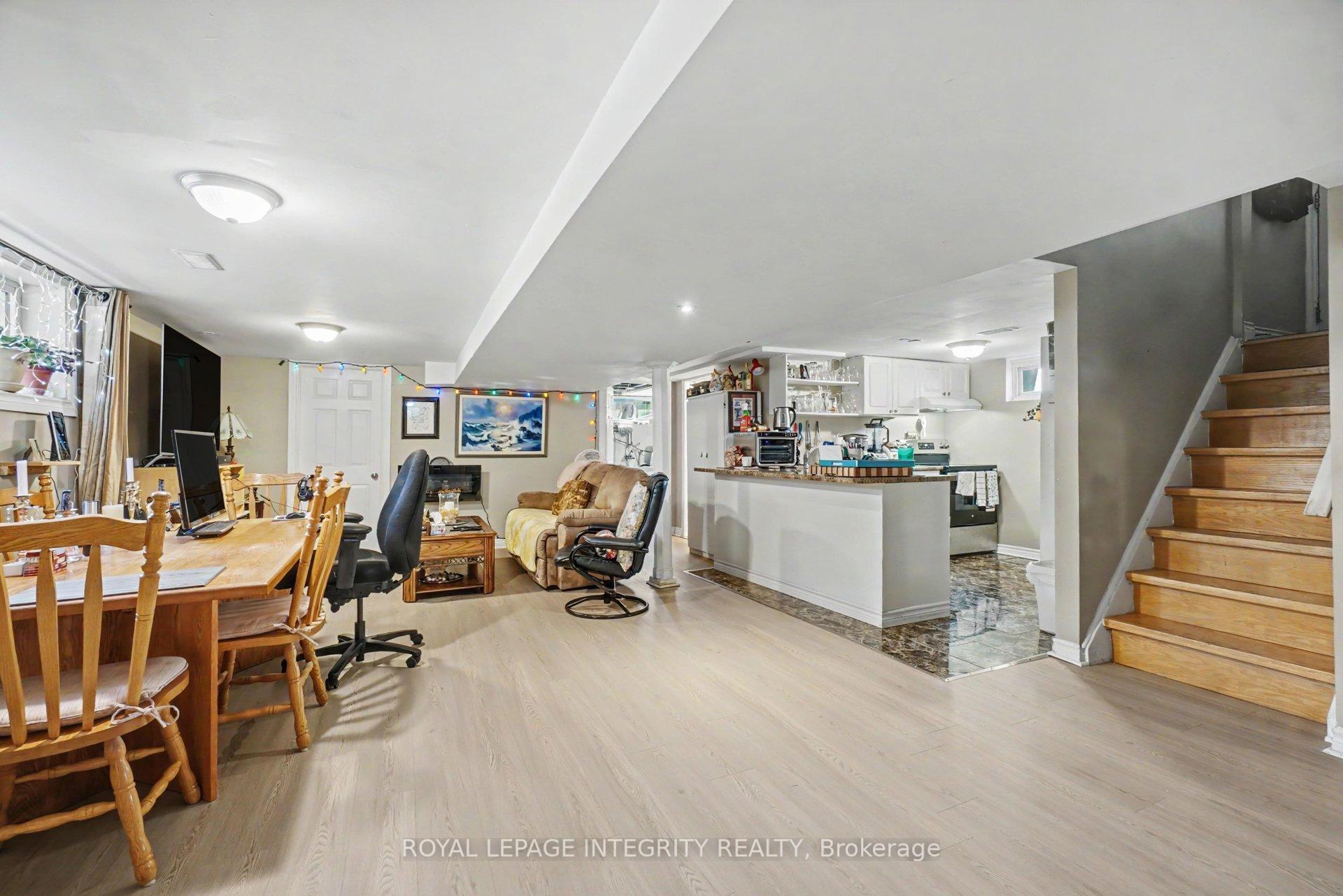 Photo 24 of 2450 Magnus Avenue, Ottawa, Hawthorne Meadows — HOMEH