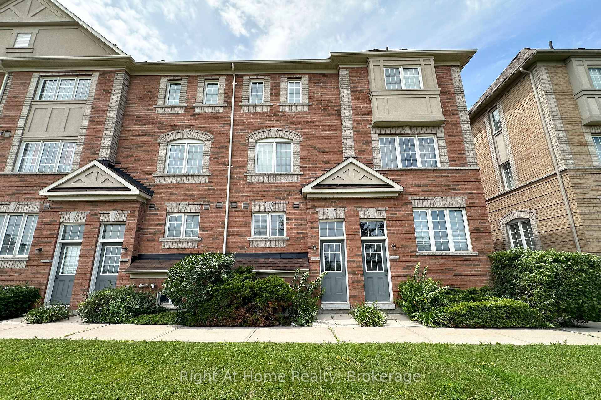 Photo 1 of Unit Unit 65, 65 Cooperage Lane, Ajax, Central — HOMEH