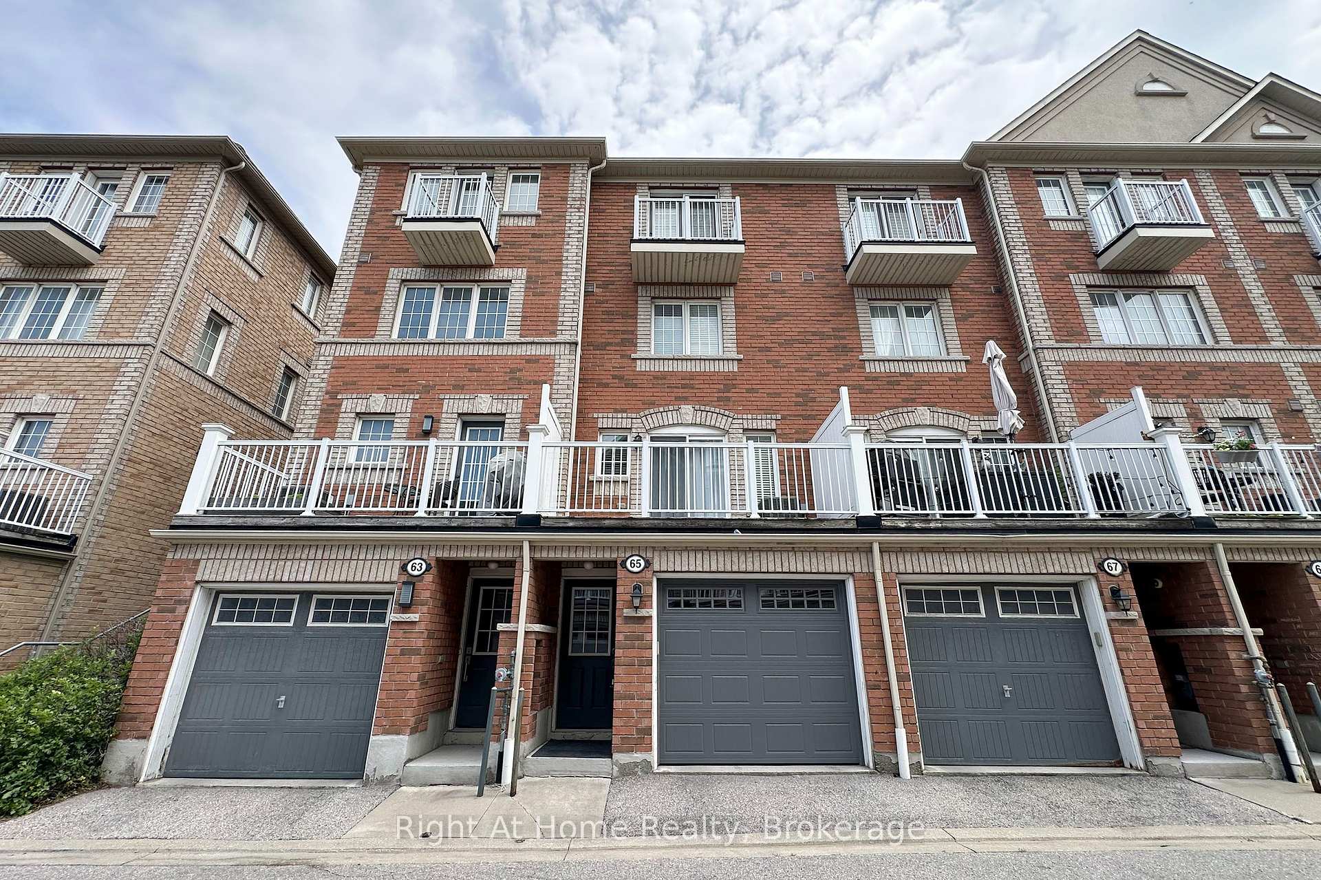 Photo 2 of Unit Unit 65, 65 Cooperage Lane, Ajax, Central — HOMEH