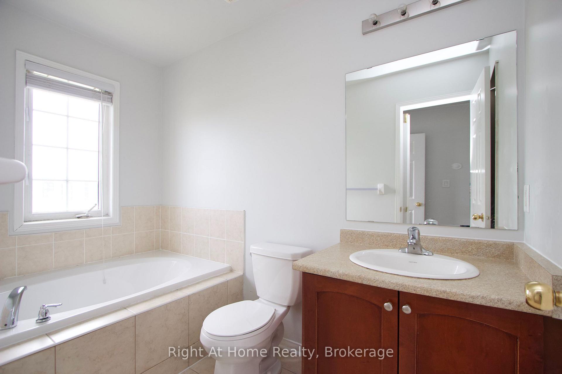 Photo 17 of Unit Unit 65, 65 Cooperage Lane, Ajax, Central — HOMEH