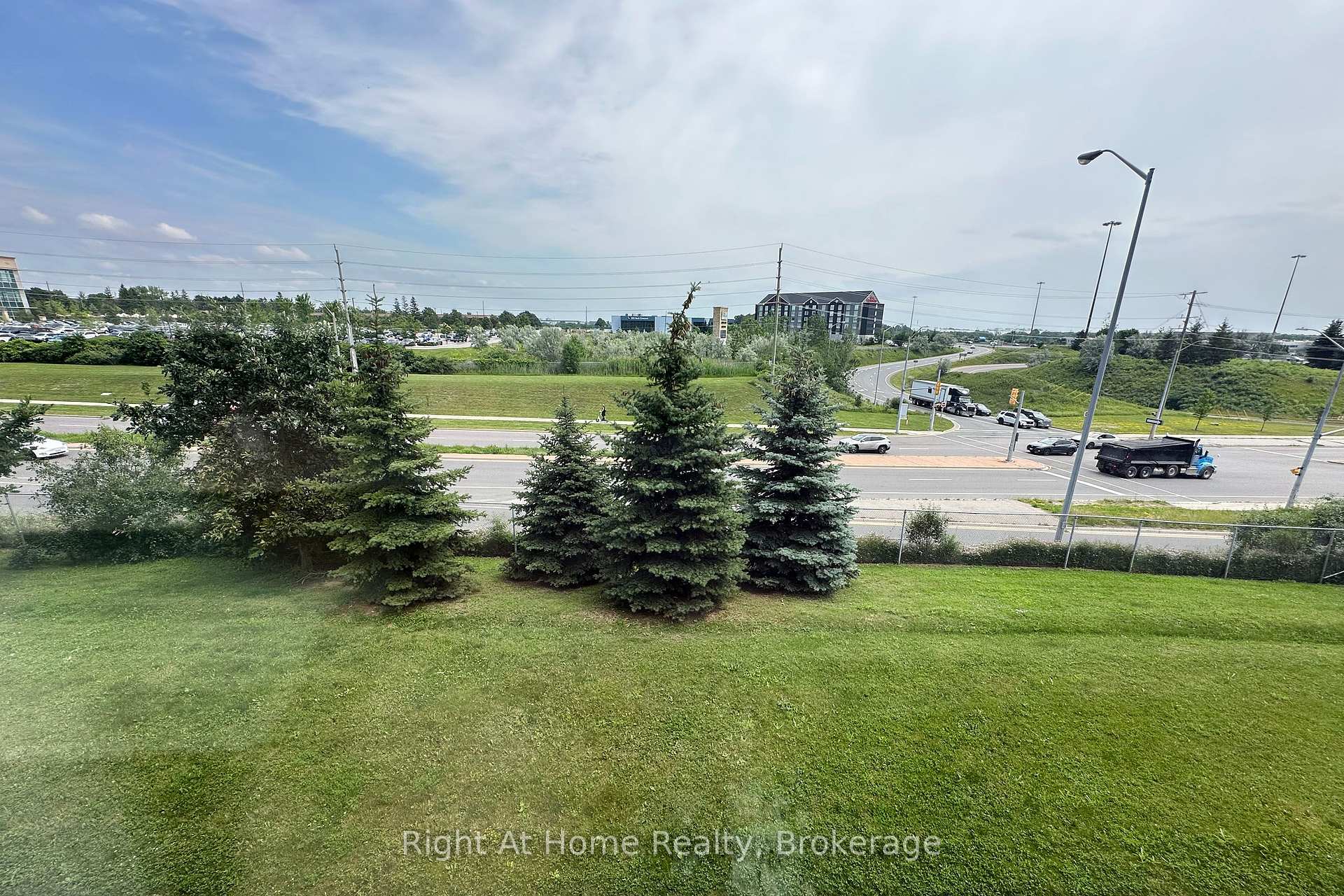 Photo 19 of Unit Unit 65, 65 Cooperage Lane, Ajax, Central — HOMEH