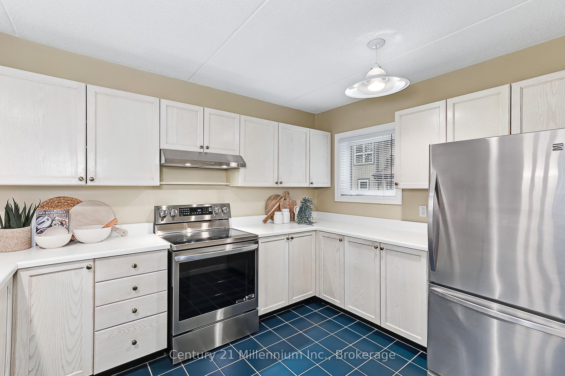 Photo 11 of 409 Mariners Way, Collingwood — HOMEH
