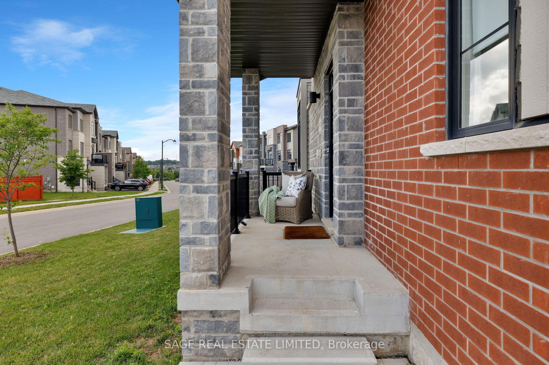 Photo 5 of 199 Tango Crescent, Newmarket, Woodland Hill — HOMEH