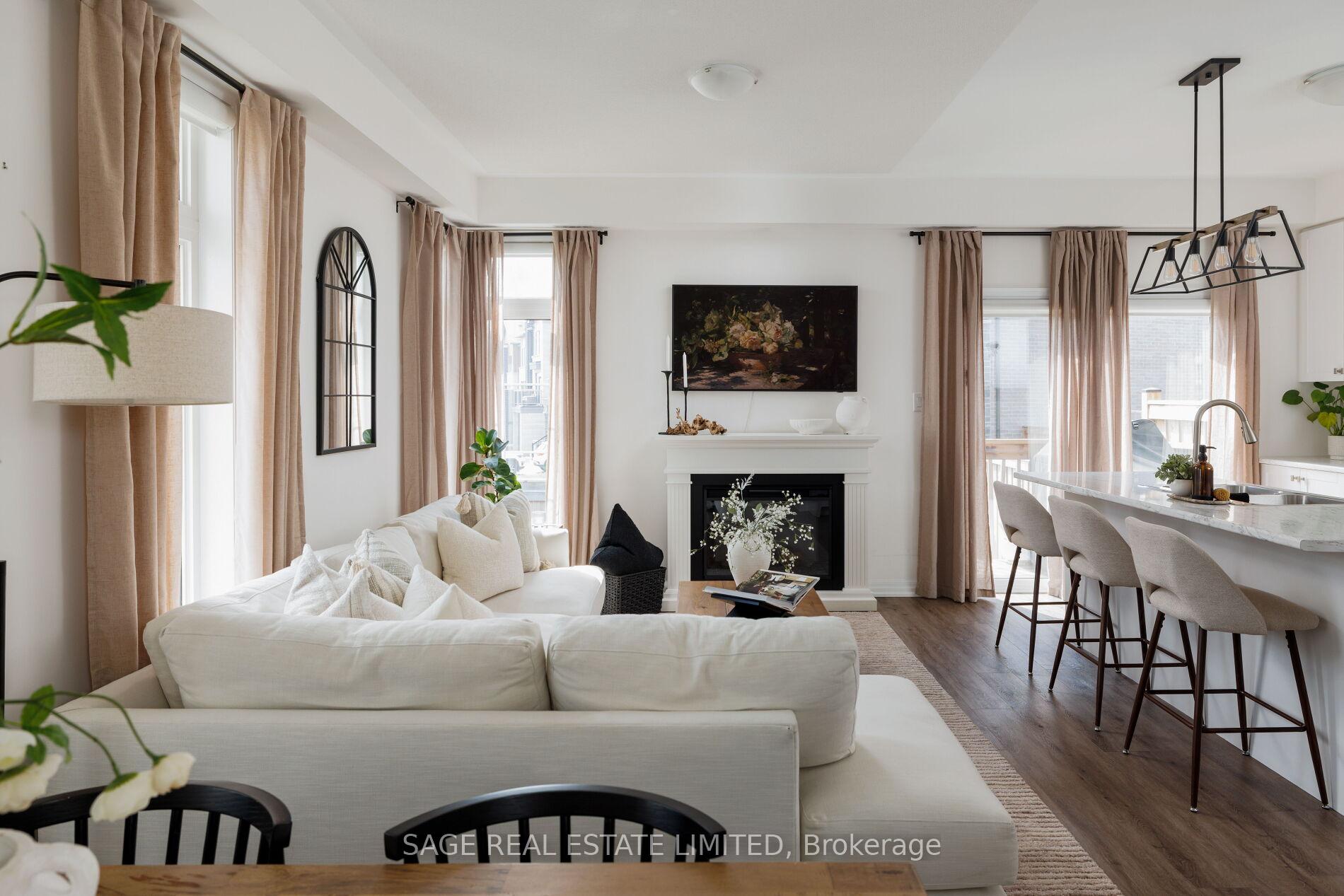 Photo 2 of 199 Tango Crescent, Newmarket, Woodland Hill — HOMEH