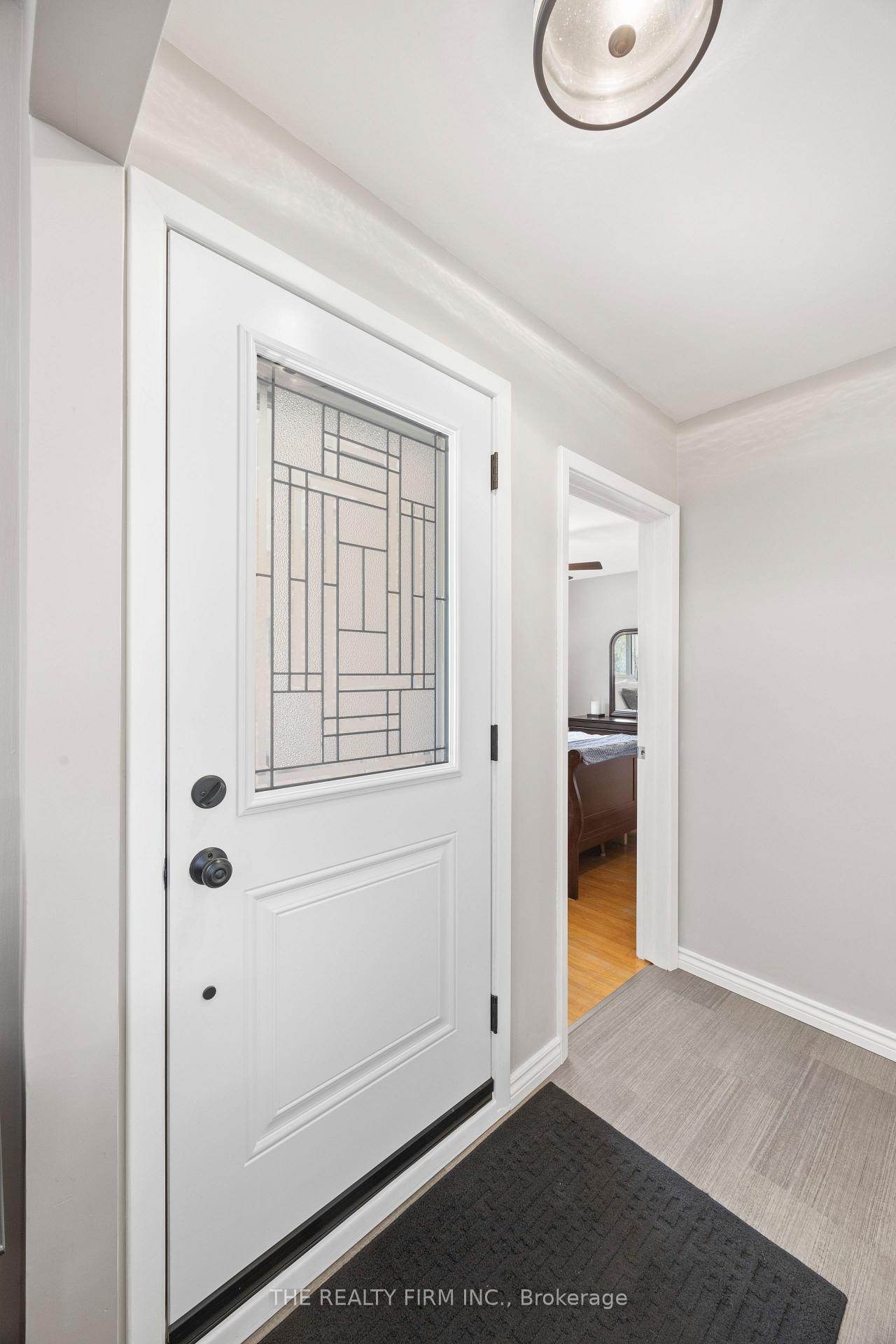 Photo 6 of 430 Magnolia Crescent, London, East A — HOMEH