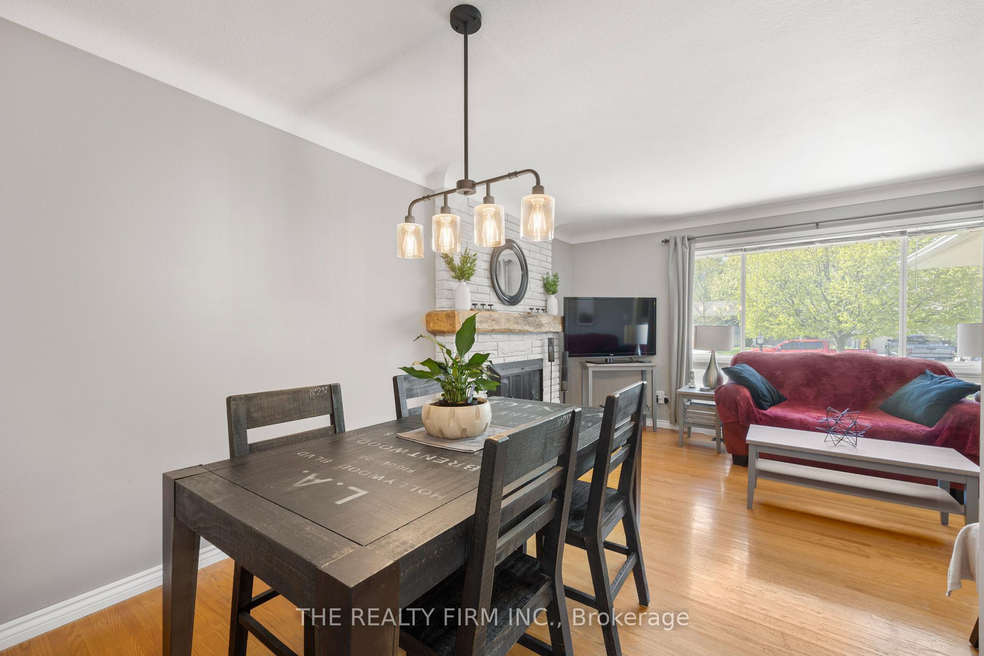 Photo 14 of 430 Magnolia Crescent, London, East A — HOMEH