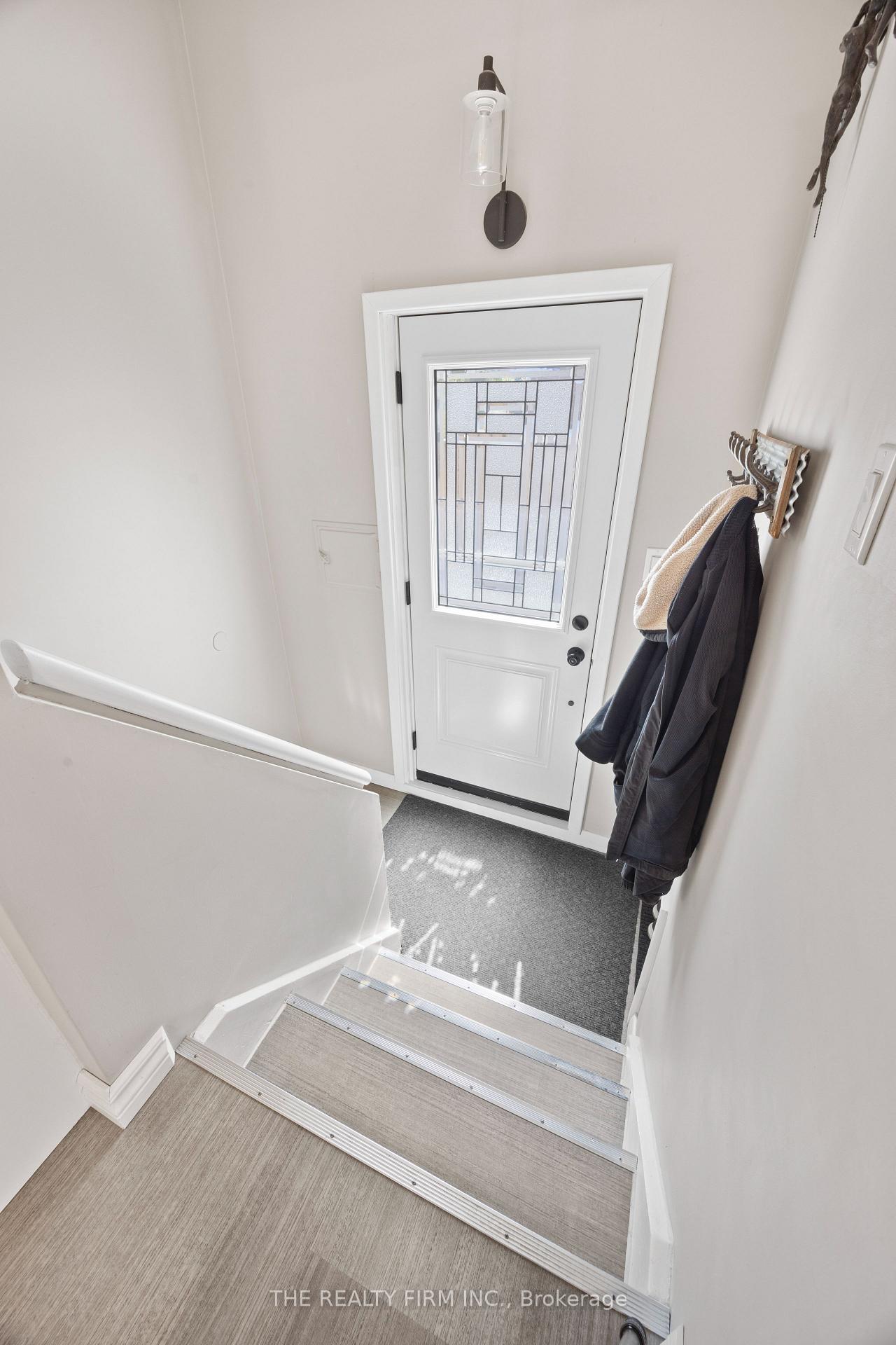 Photo 28 of 430 Magnolia Crescent, London, East A — HOMEH