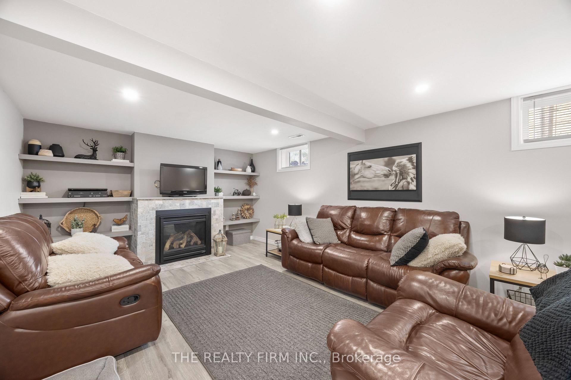 Photo 32 of 430 Magnolia Crescent, London, East A — HOMEH