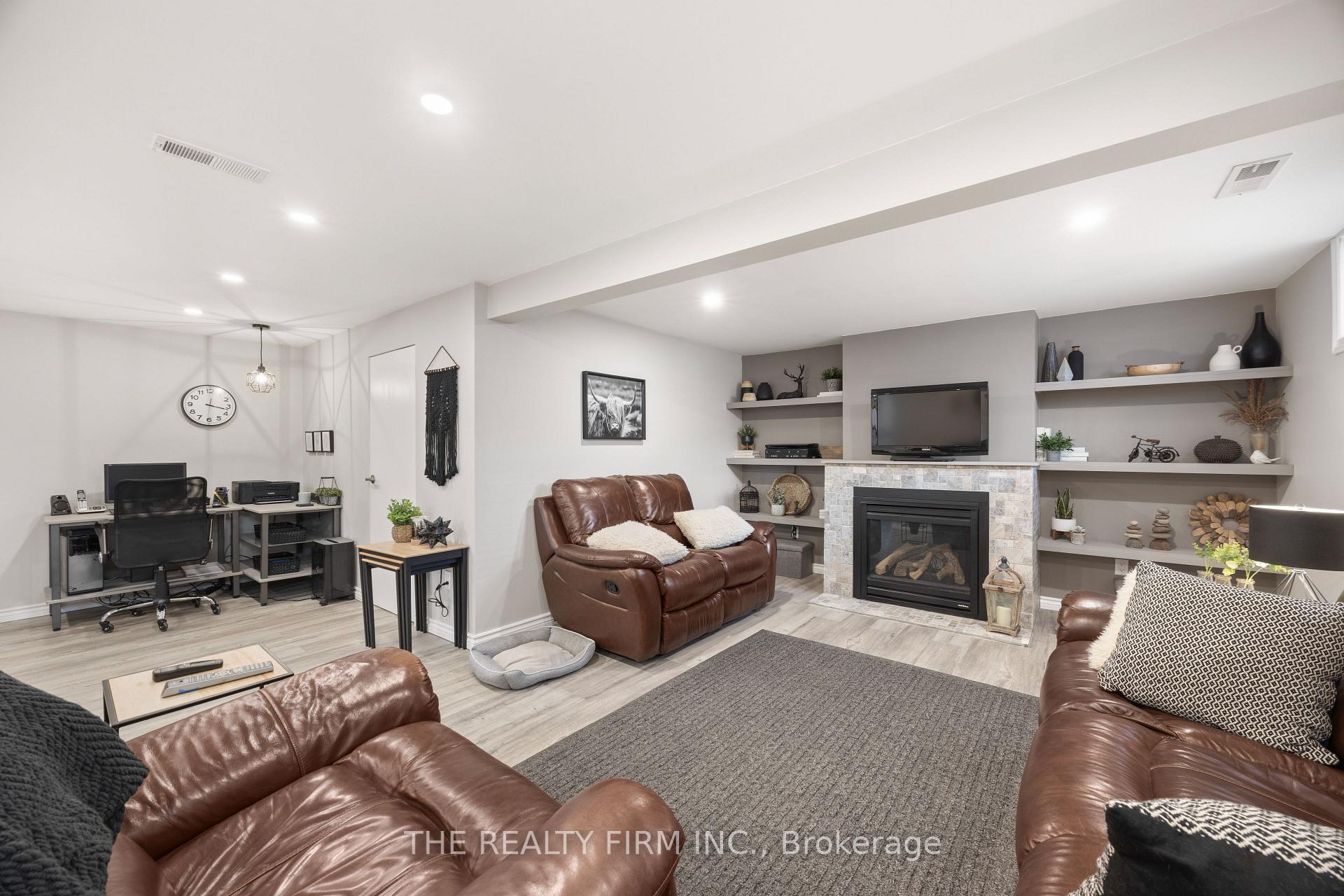 Photo 33 of 430 Magnolia Crescent, London, East A — HOMEH