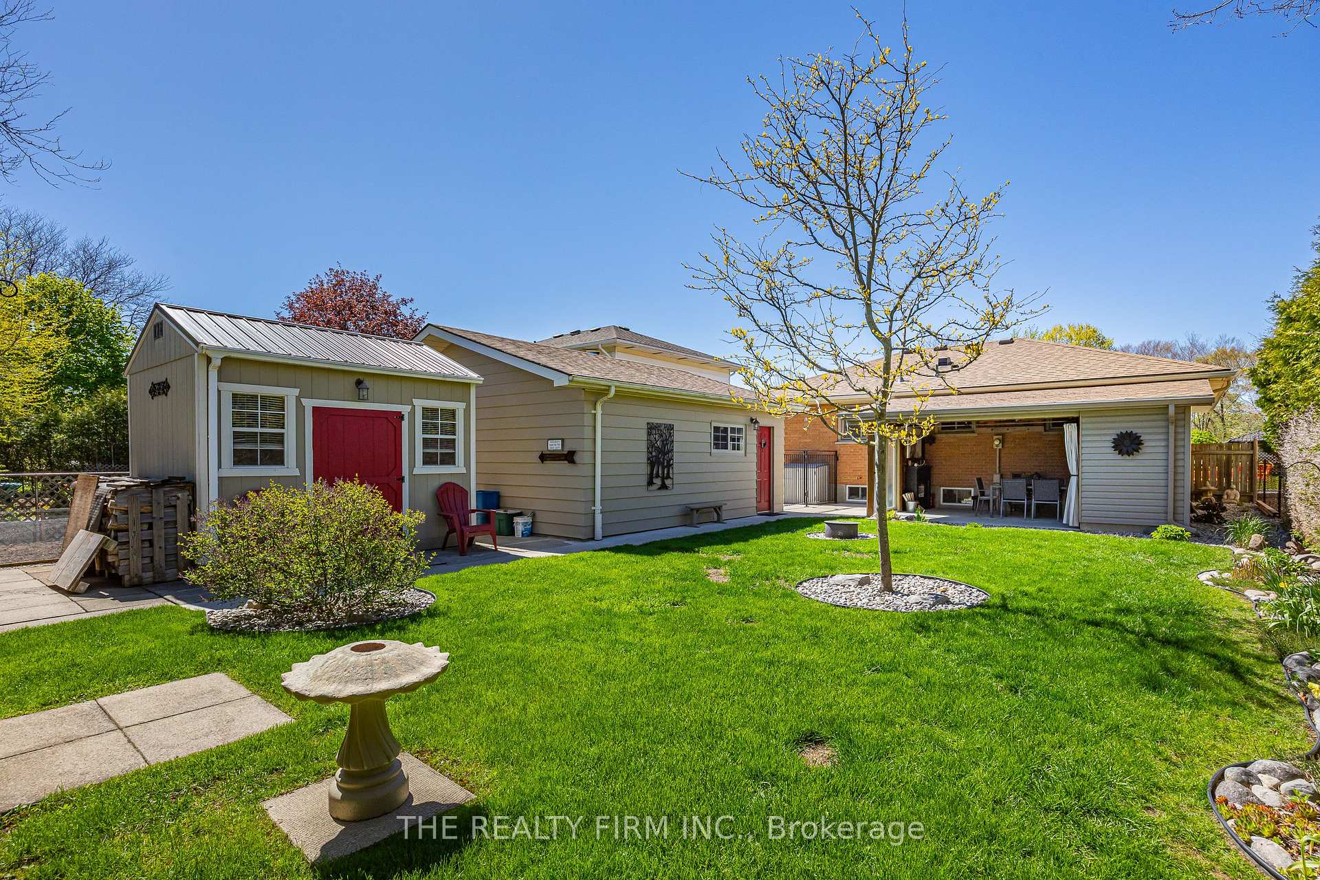 Photo 41 of 430 Magnolia Crescent, London, East A — HOMEH