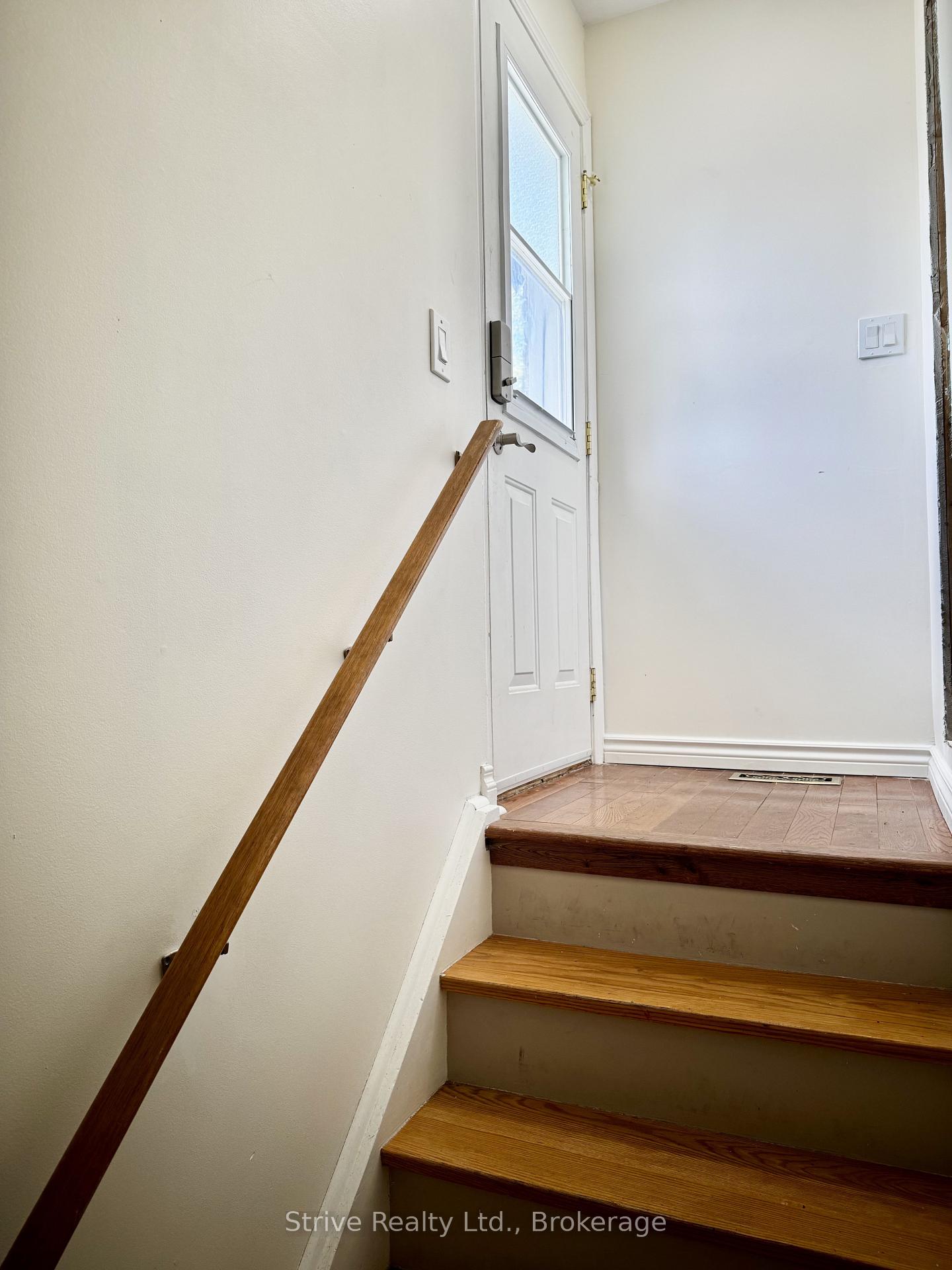 Photo 3 of 447 Harcourt Boulevard, Oshawa, Donevan — HOMEH