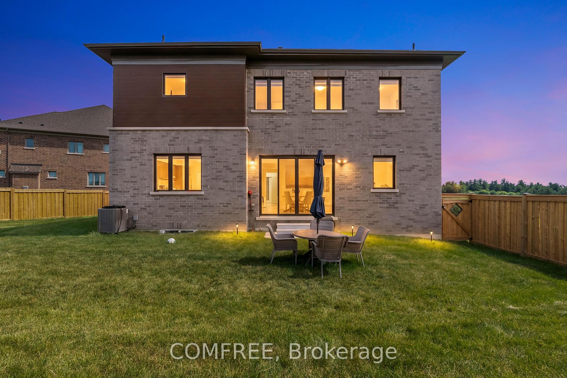 Photo 2 of 35 Ogilvie Street, Vaughan, Vellore Village — HOMEH