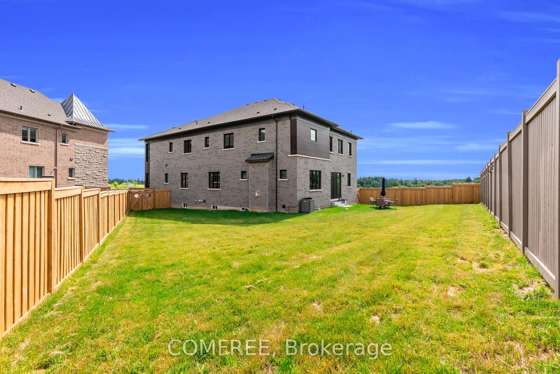 Photo 3 of 35 Ogilvie Street, Vaughan, Vellore Village — HOMEH