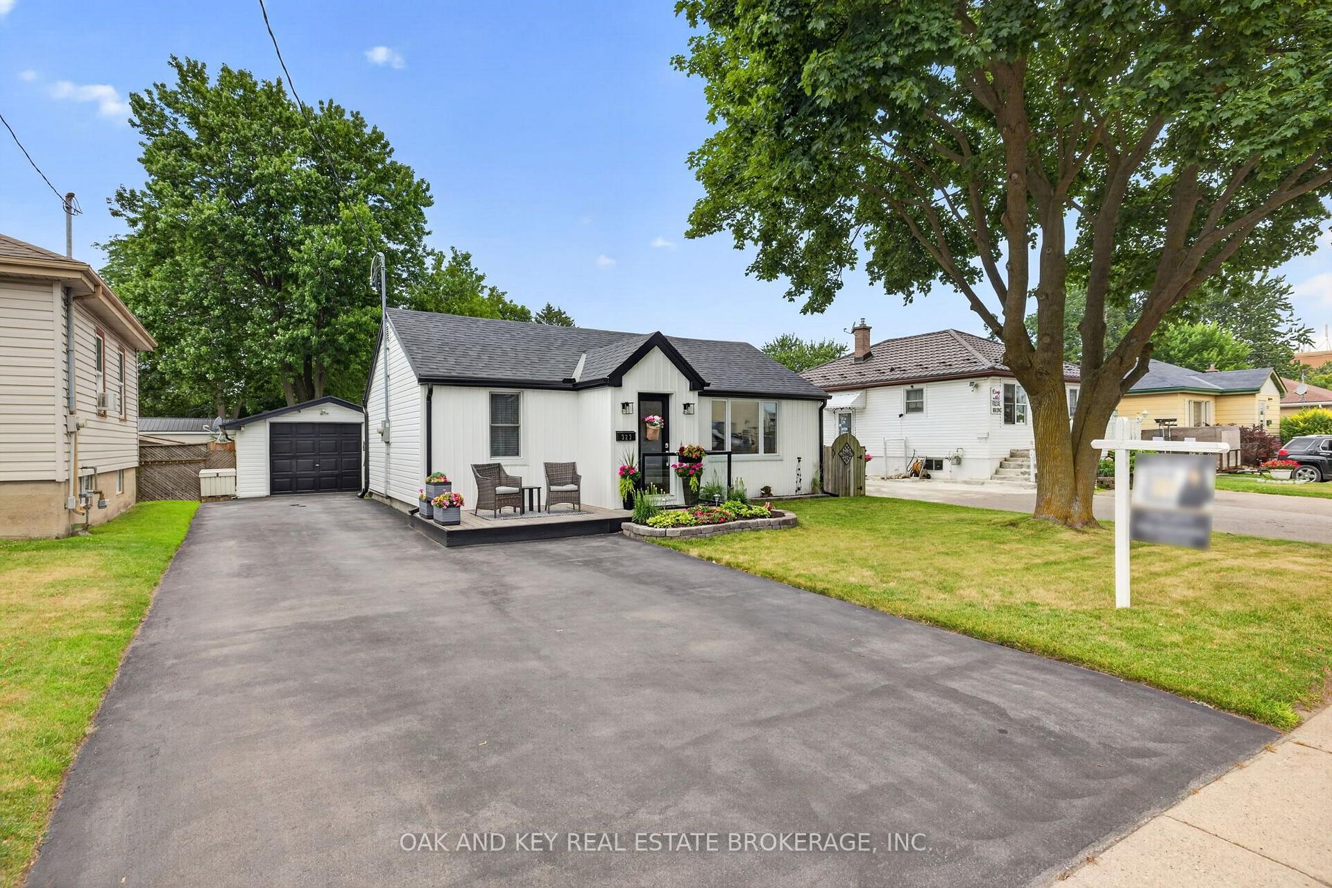 Photo 2 of 323 Clarke Road, London, East H — HOMEH