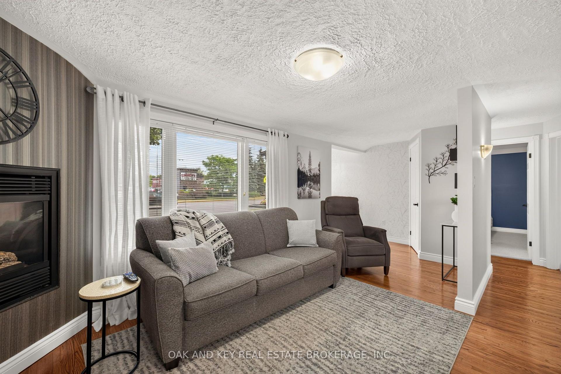 Photo 7 of 323 Clarke Road, London, East H — HOMEH