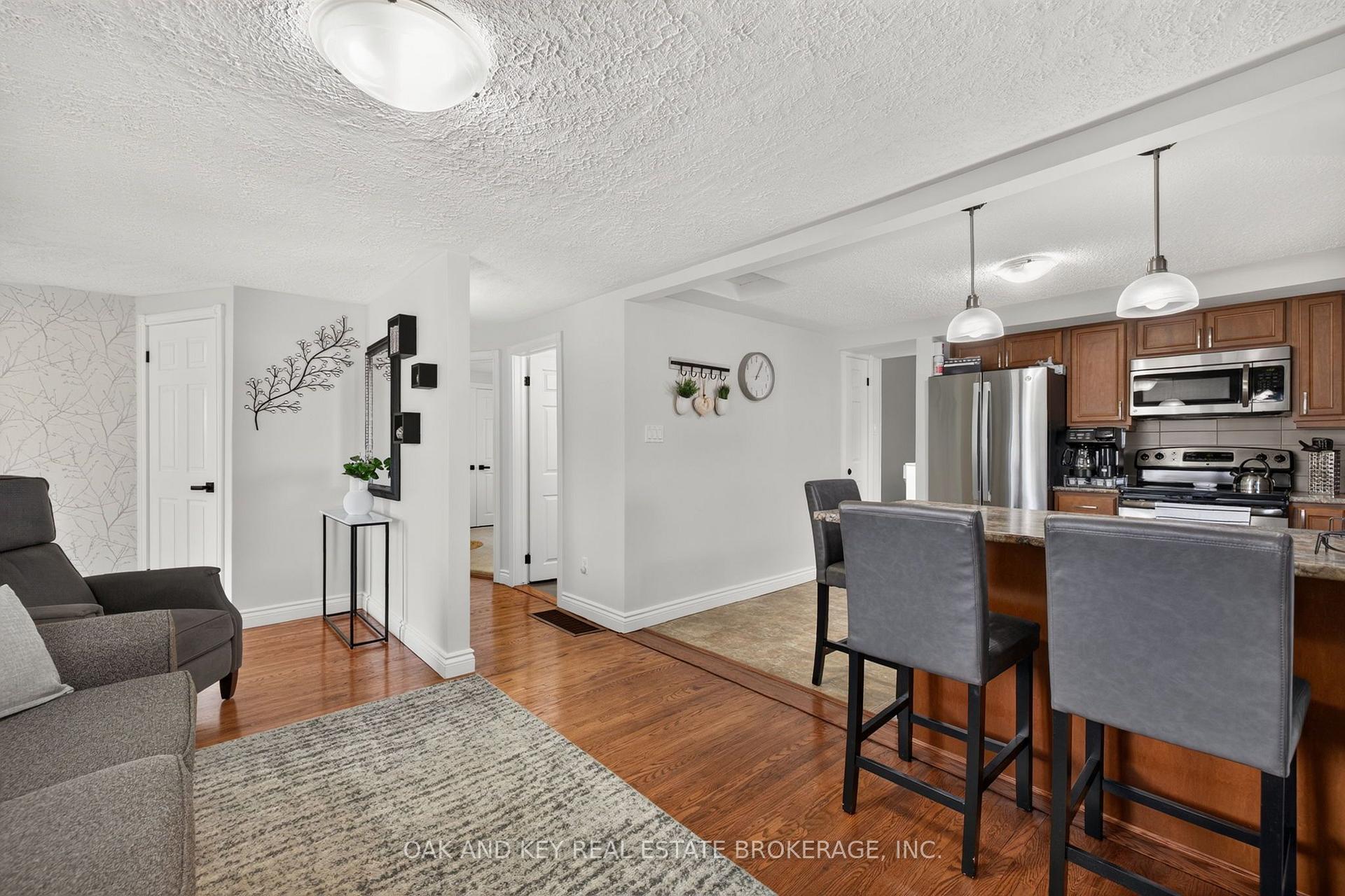 Photo 8 of 323 Clarke Road, London, East H — HOMEH
