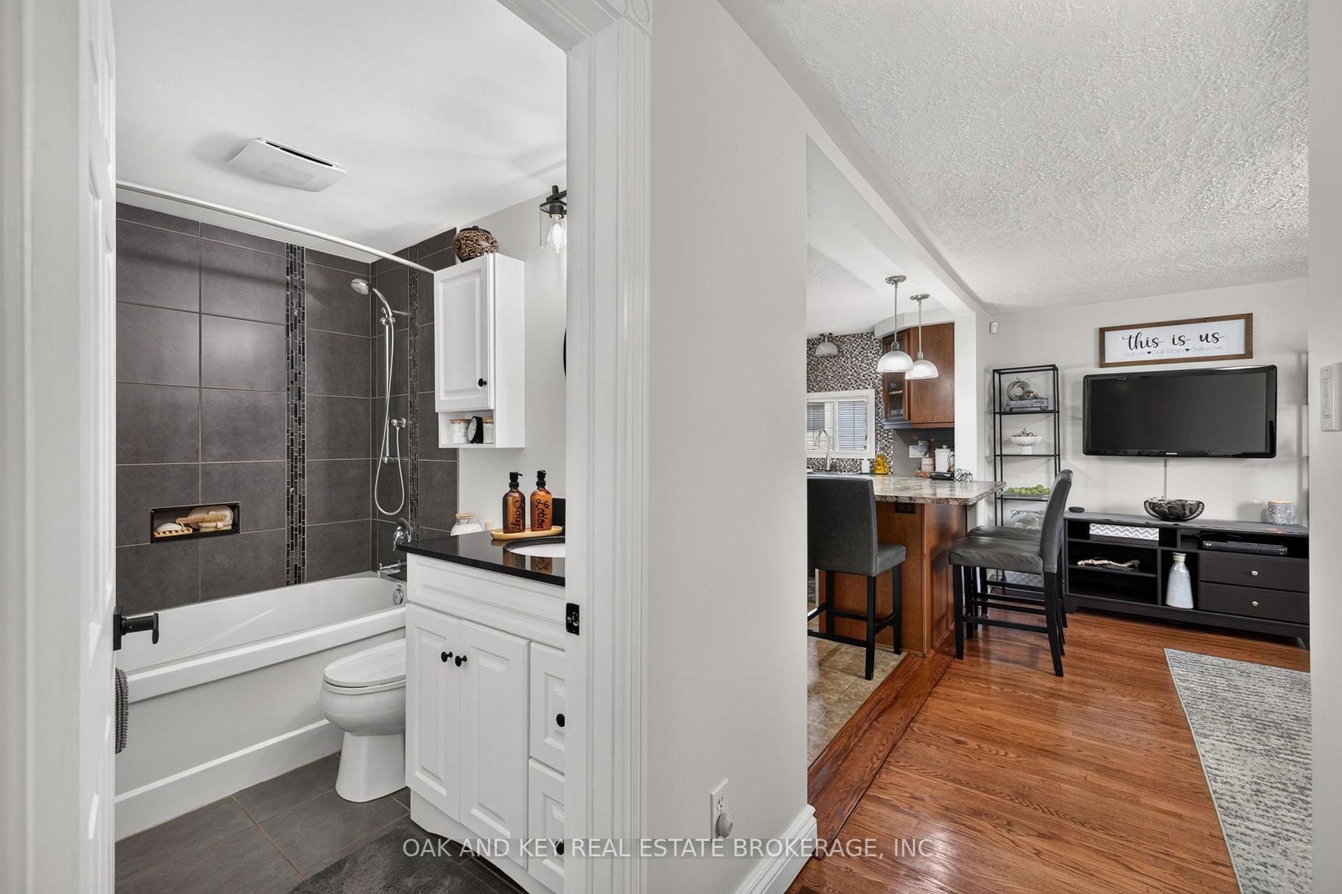 Photo 14 of 323 Clarke Road, London, East H — HOMEH