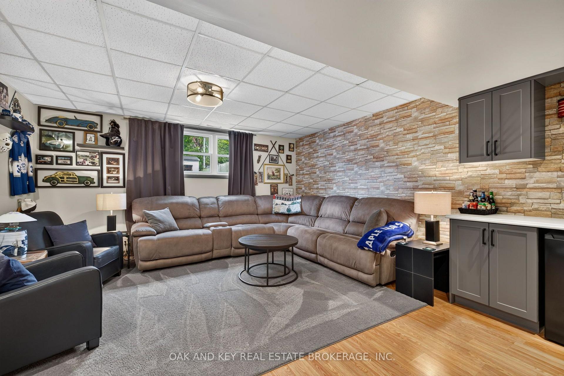 Photo 28 of 323 Clarke Road, London, East H — HOMEH