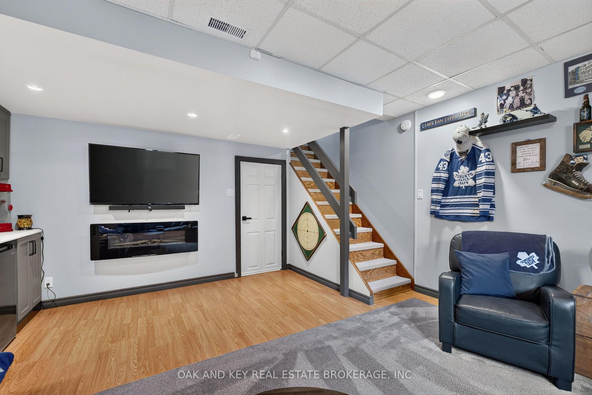 Photo 30 of 323 Clarke Road, London, East H — HOMEH