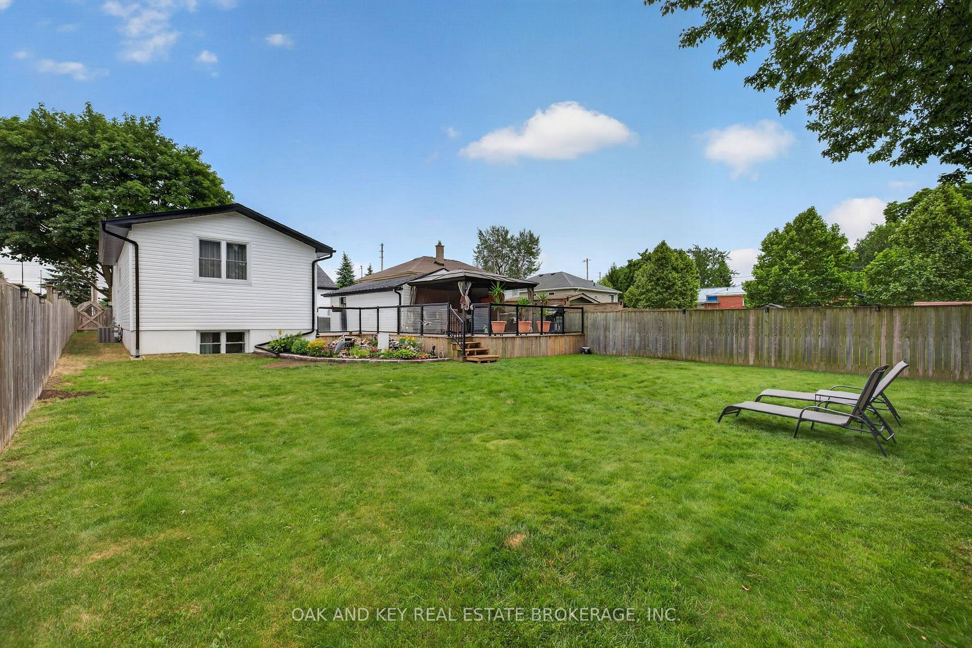 Photo 33 of 323 Clarke Road, London, East H — HOMEH