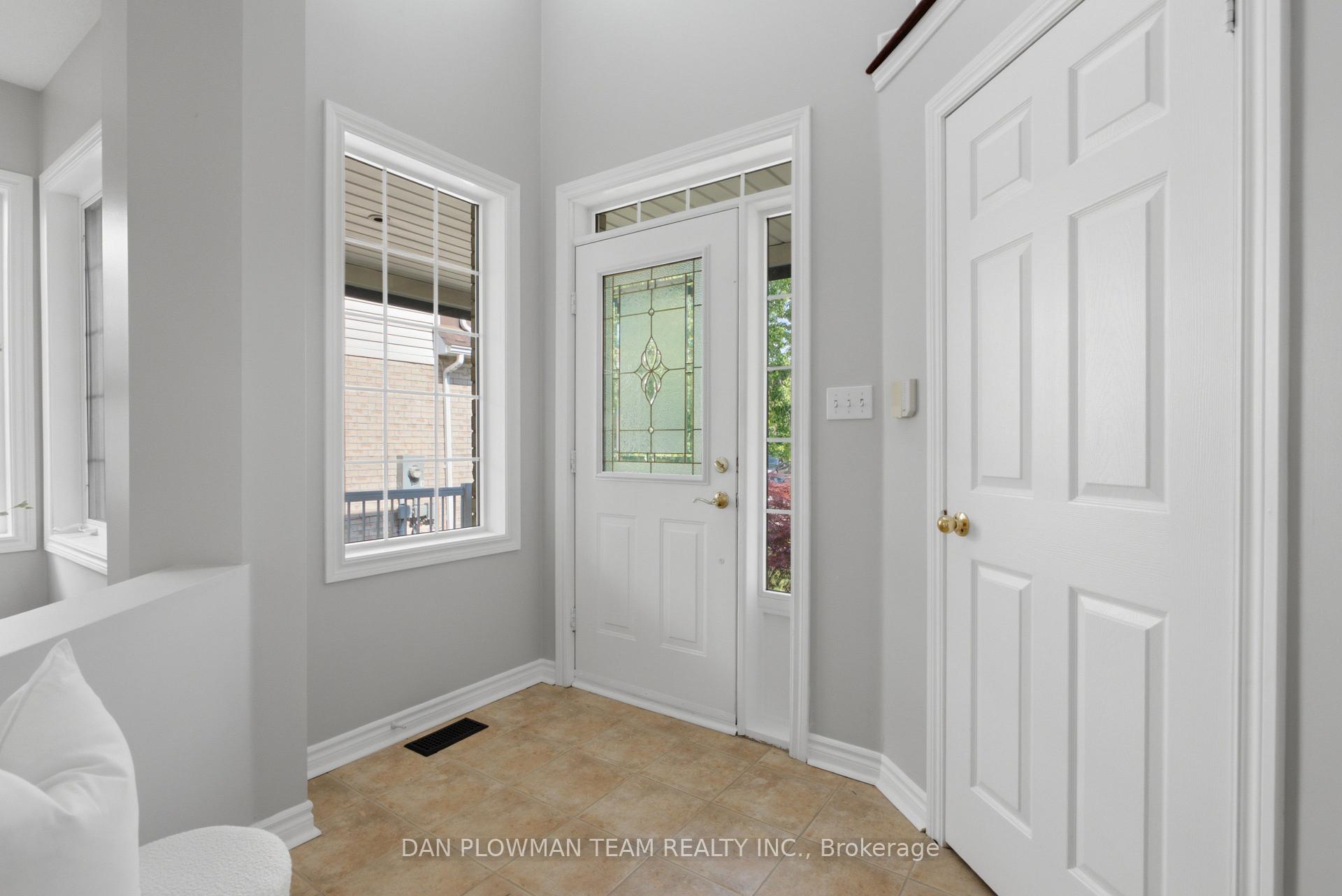 Photo 2 of 30 Weldon Street, Whitby, Rolling Acres — HOMEH