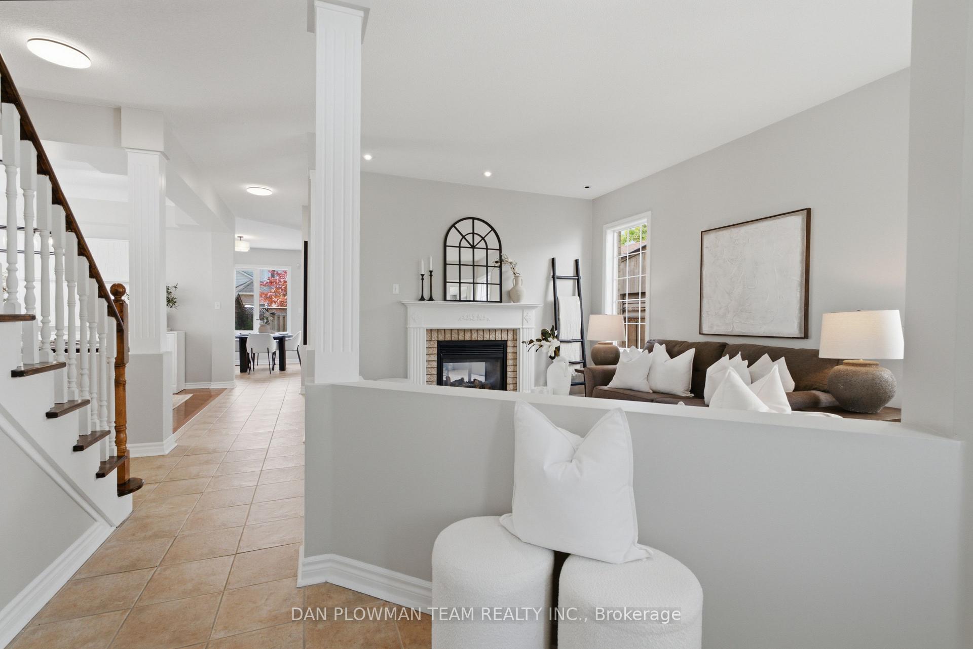 Photo 3 of 30 Weldon Street, Whitby, Rolling Acres — HOMEH