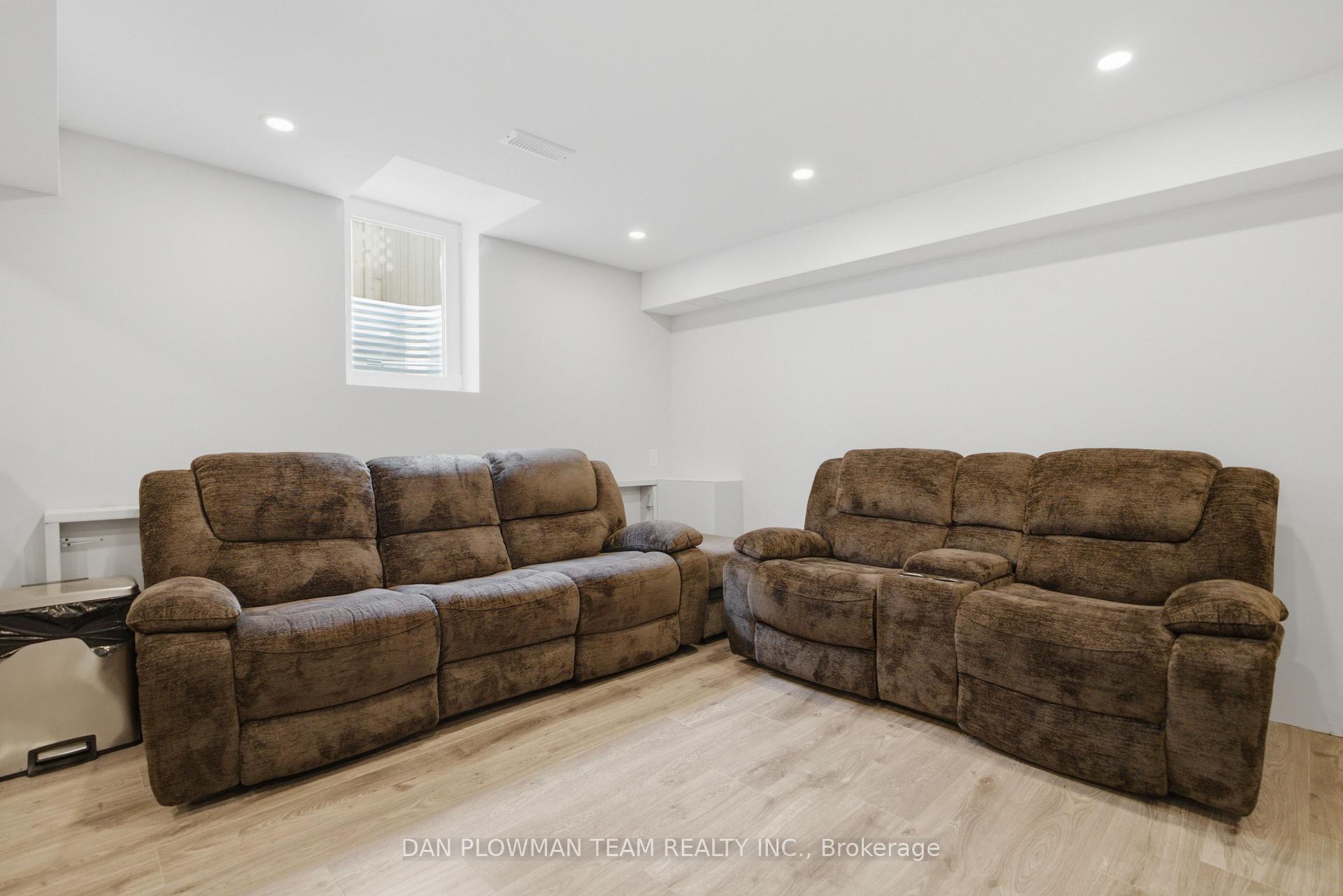 Photo 35 of 30 Weldon Street, Whitby, Rolling Acres — HOMEH